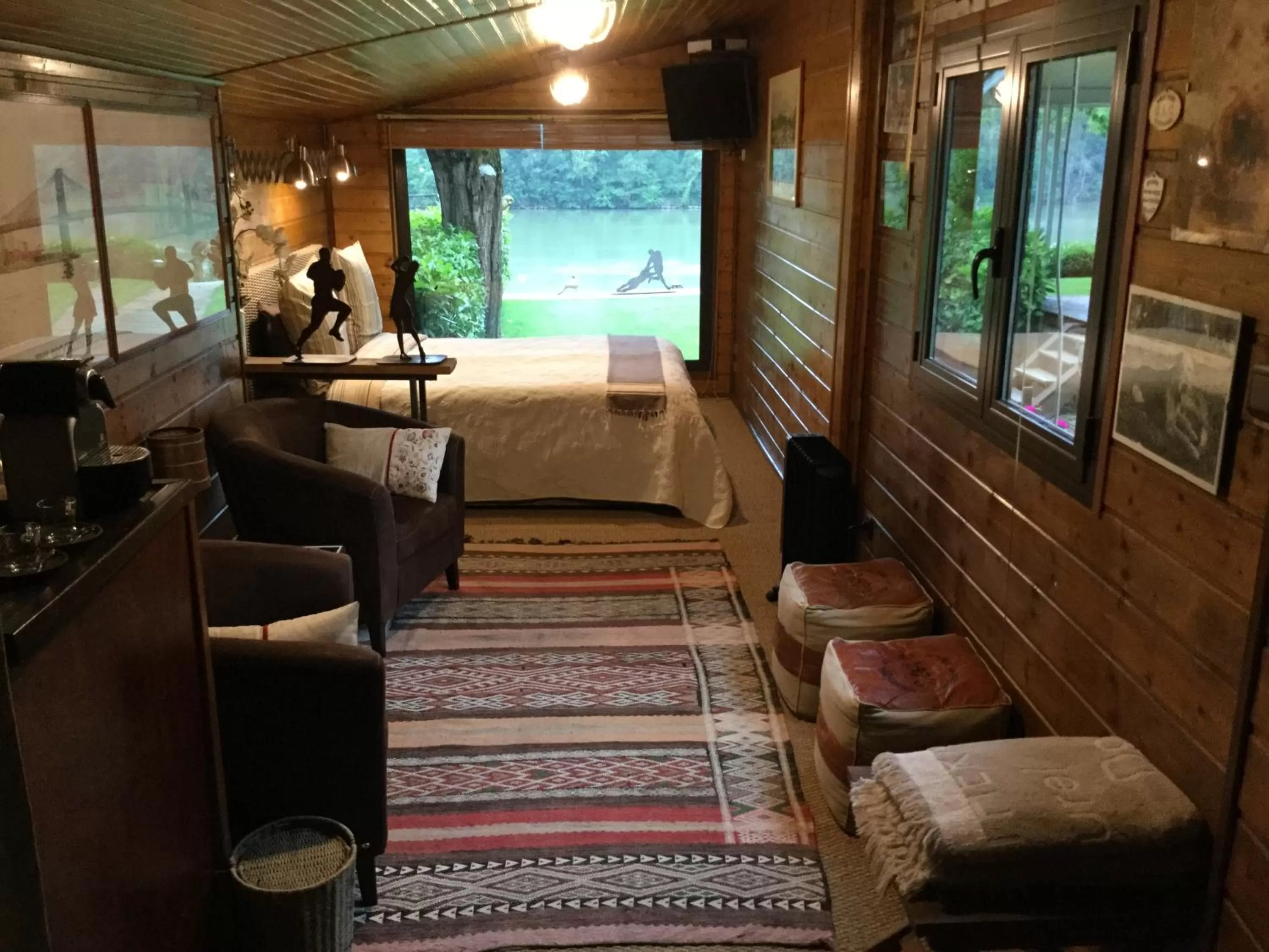 Photo of the whole room in B&B Garonnella