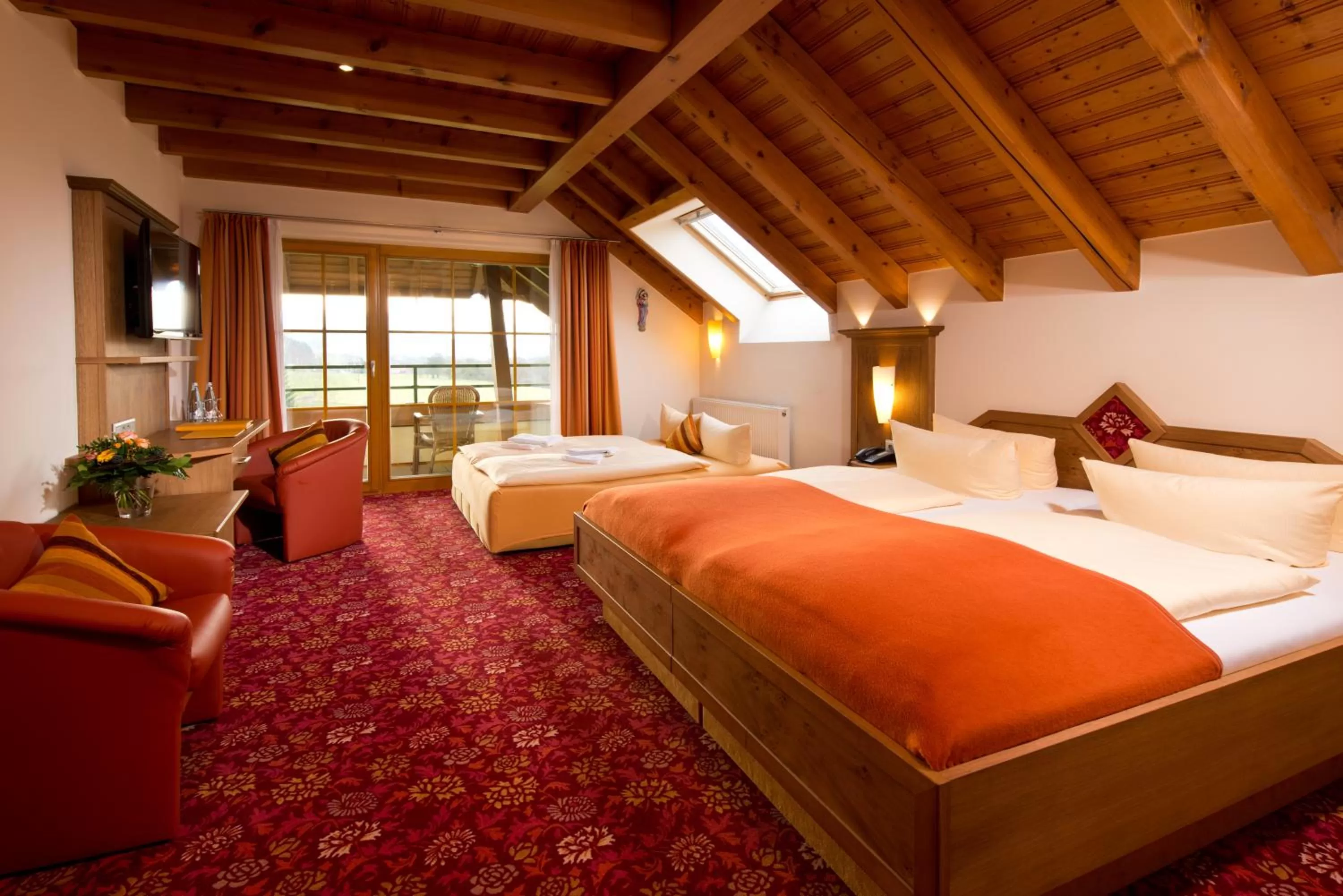 Photo of the whole room, Bed in Silberkönig Schwarzwald Hotel & Restaurant Ringhotel