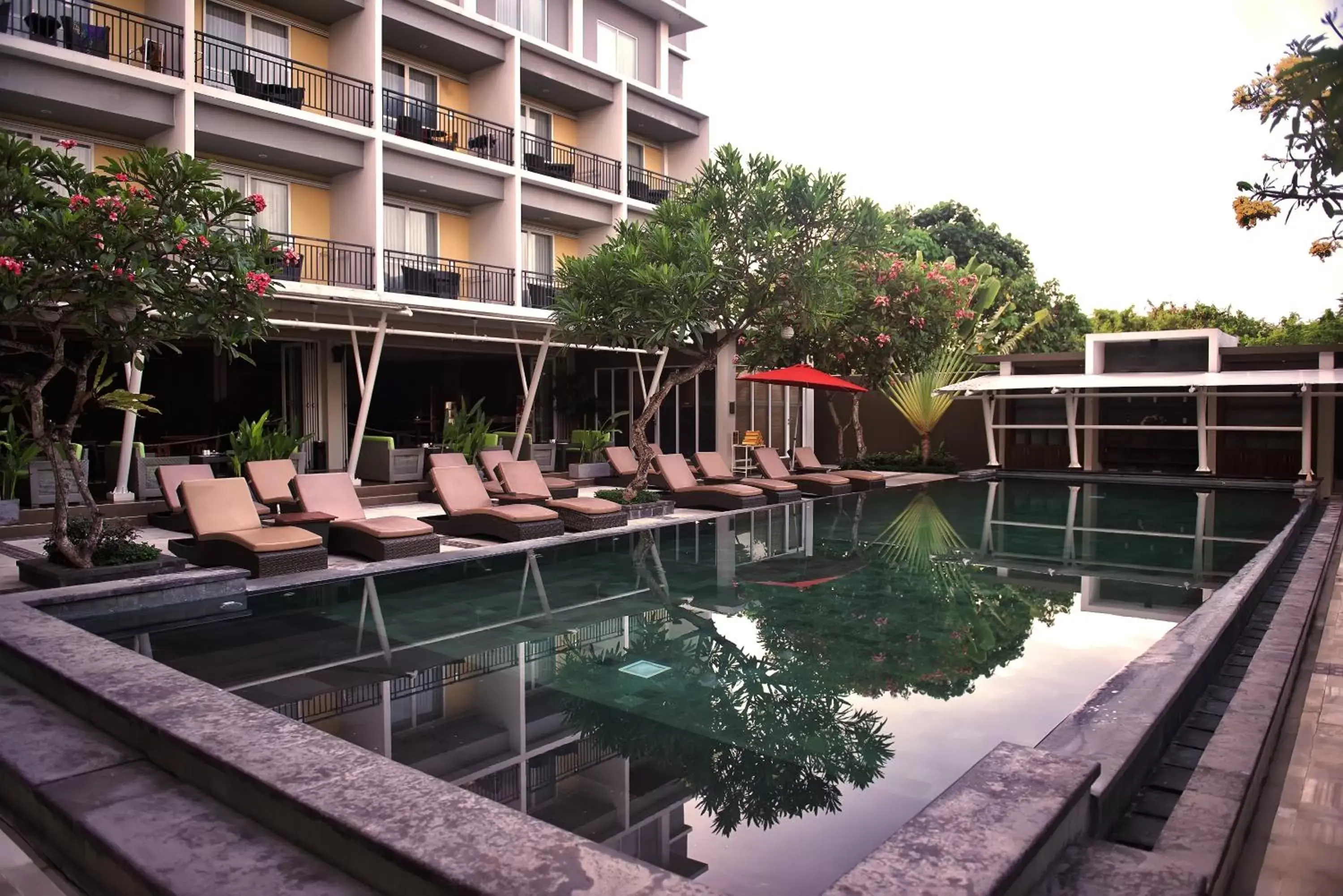 Restaurant/places to eat, Swimming Pool in The Kana Kuta Hotel