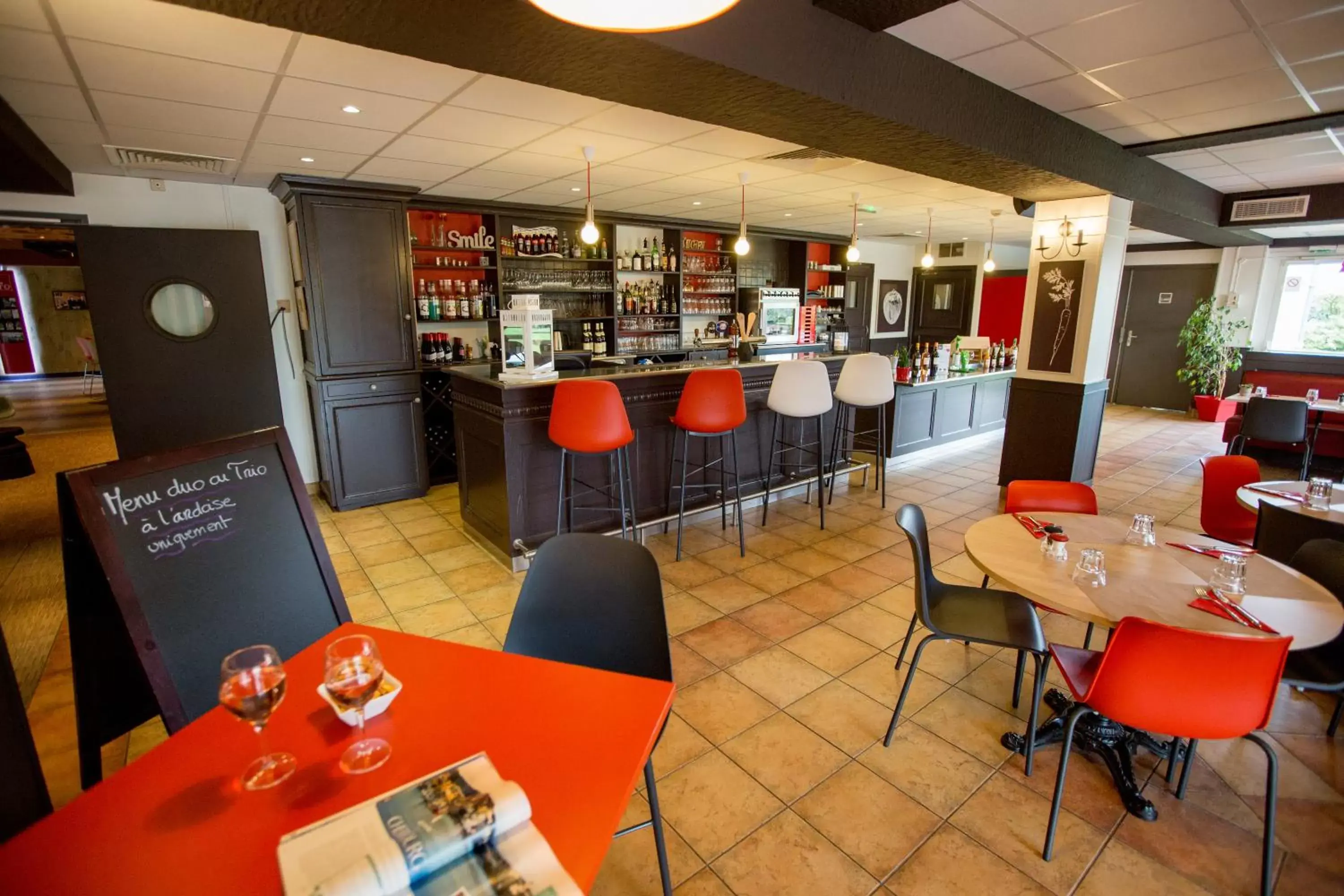 Restaurant/Places to Eat in ibis Cherbourg La Glacerie