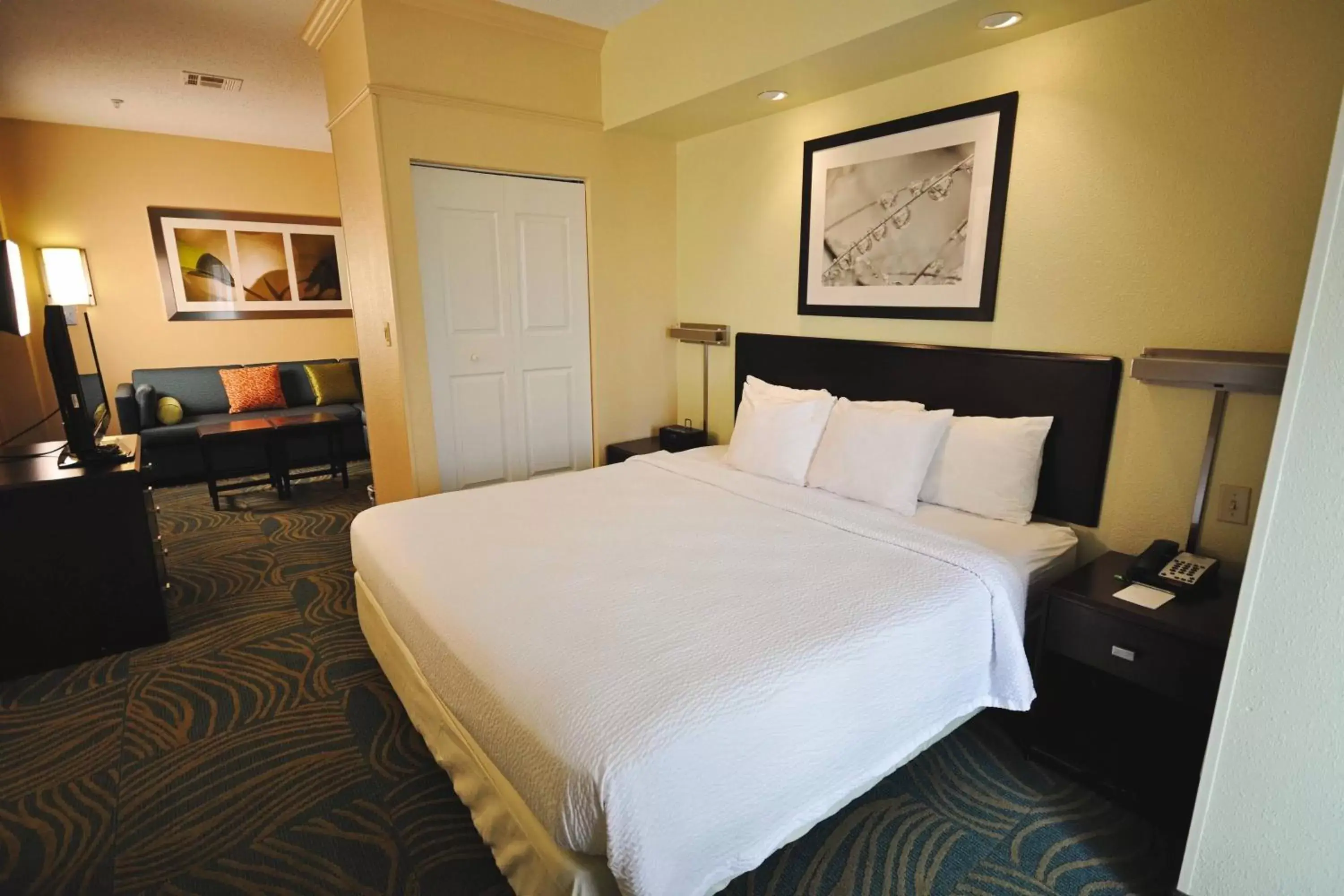 Photo of the whole room, Bed in SpringHill Suites Galveston Island