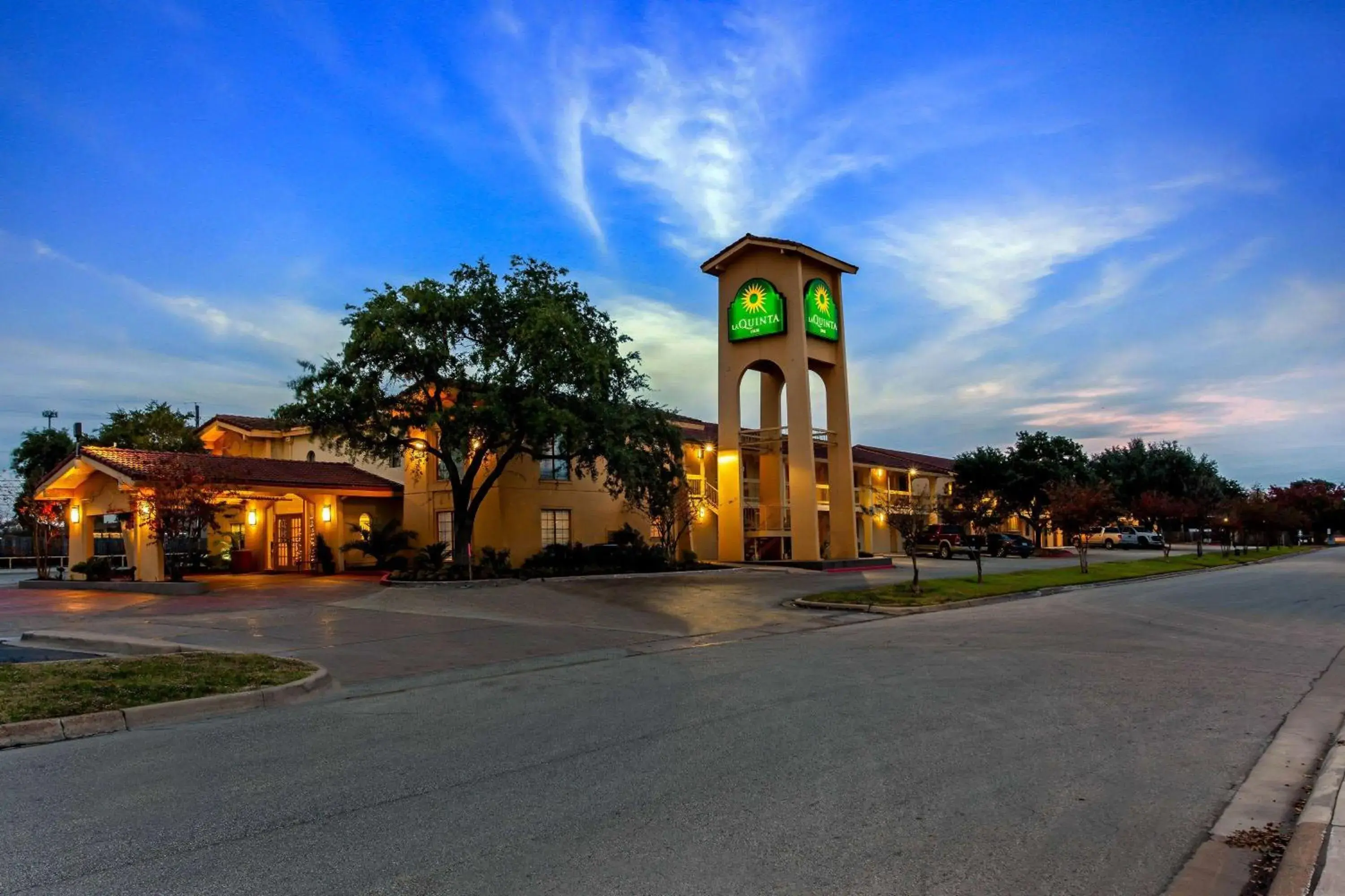 Property Building in La Quinta Inn by Wyndham College Station