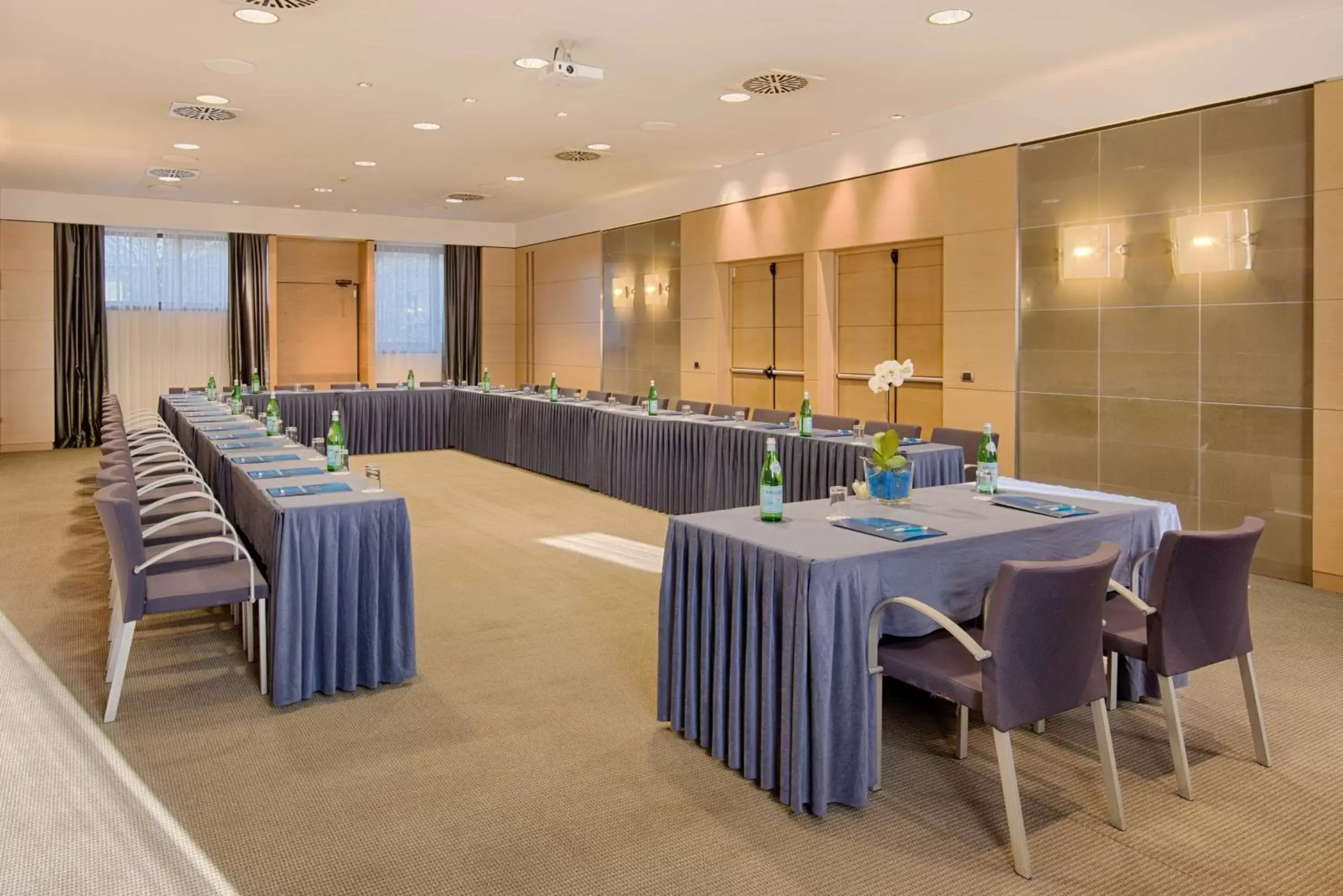 Meeting/conference room in NH Bologna Villanova