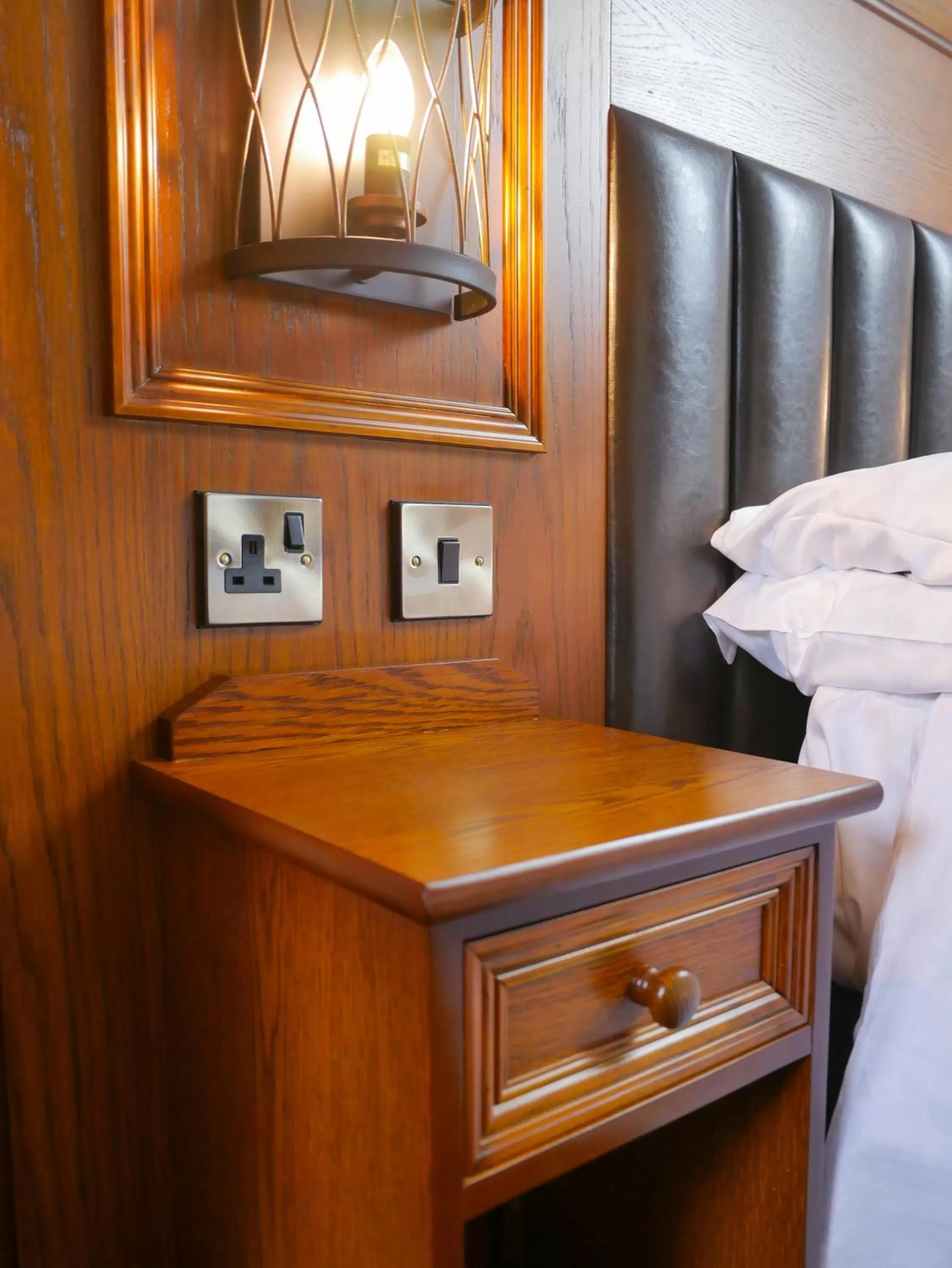 Bed in Crown & Anchor Inn