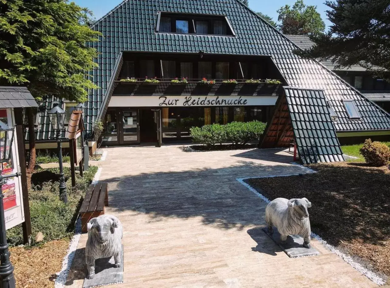 Property building in Hotel Zur Heidschnucke - Spa & Nature Resort Property building in Hotel Zur Heidschnucke - Spa & Nature Resort