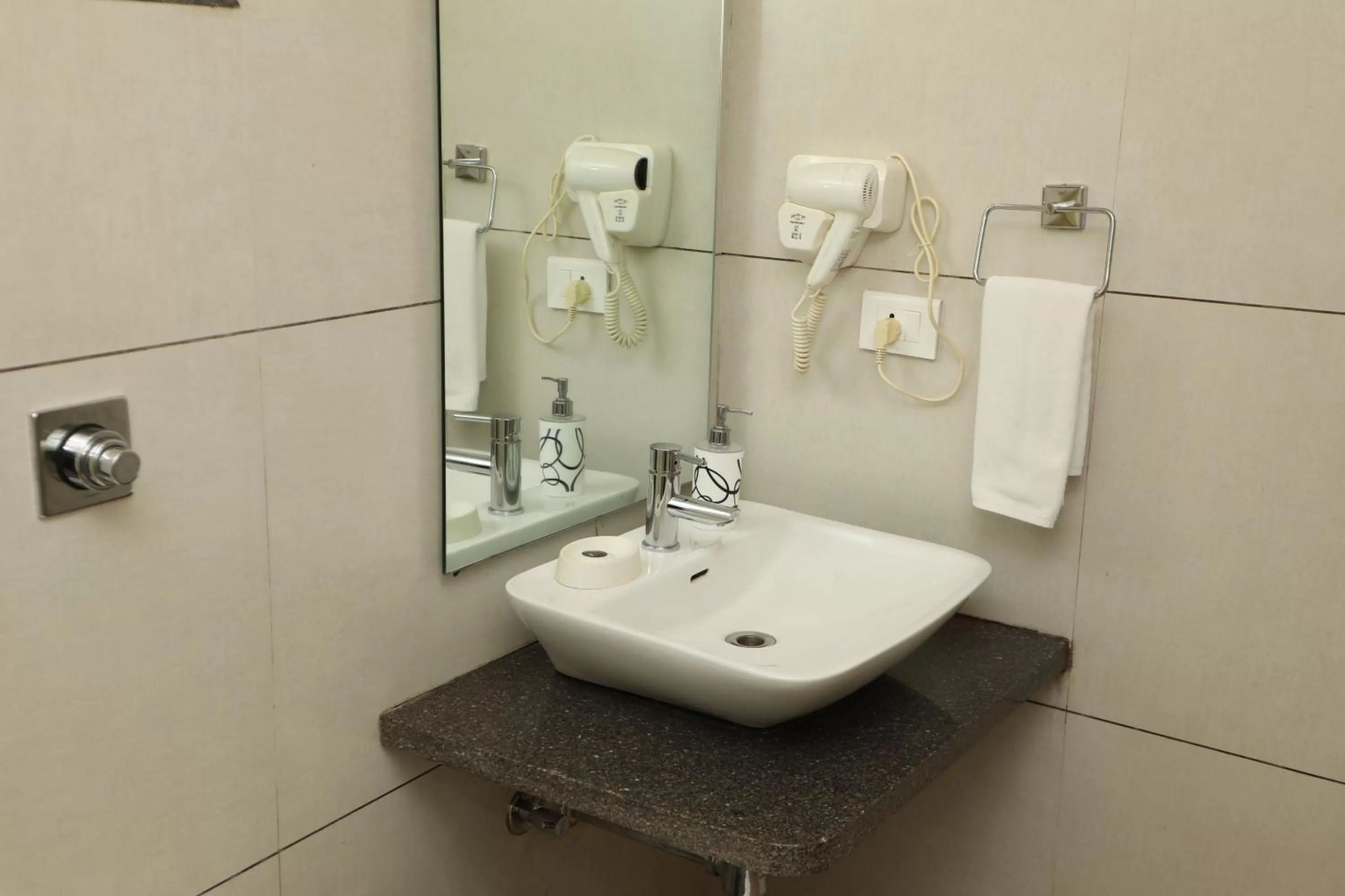 Bathroom in Bella Vista Mahabaleshwar