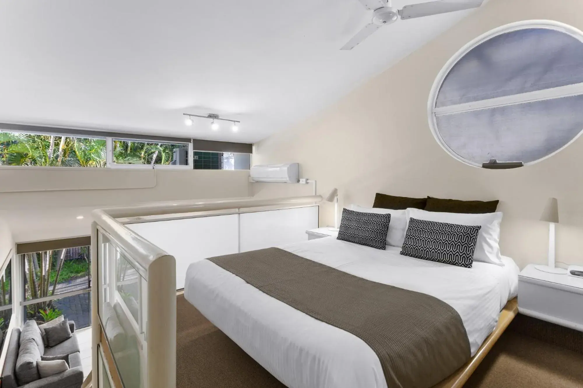 Bedroom, Bed in Caribbean Noosa