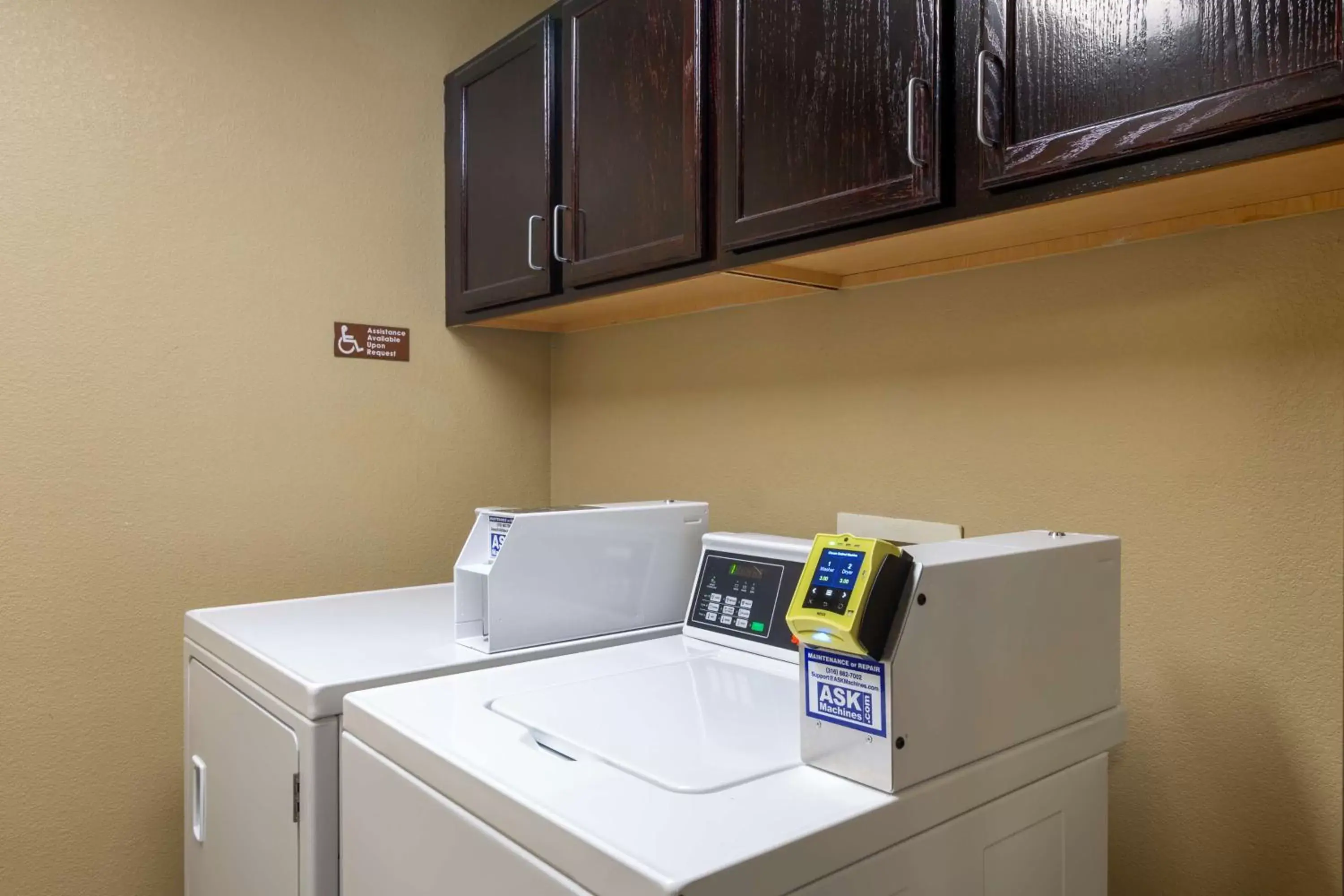 Property building, Kitchen/Kitchenette in Best Western Governors Inn and Suites