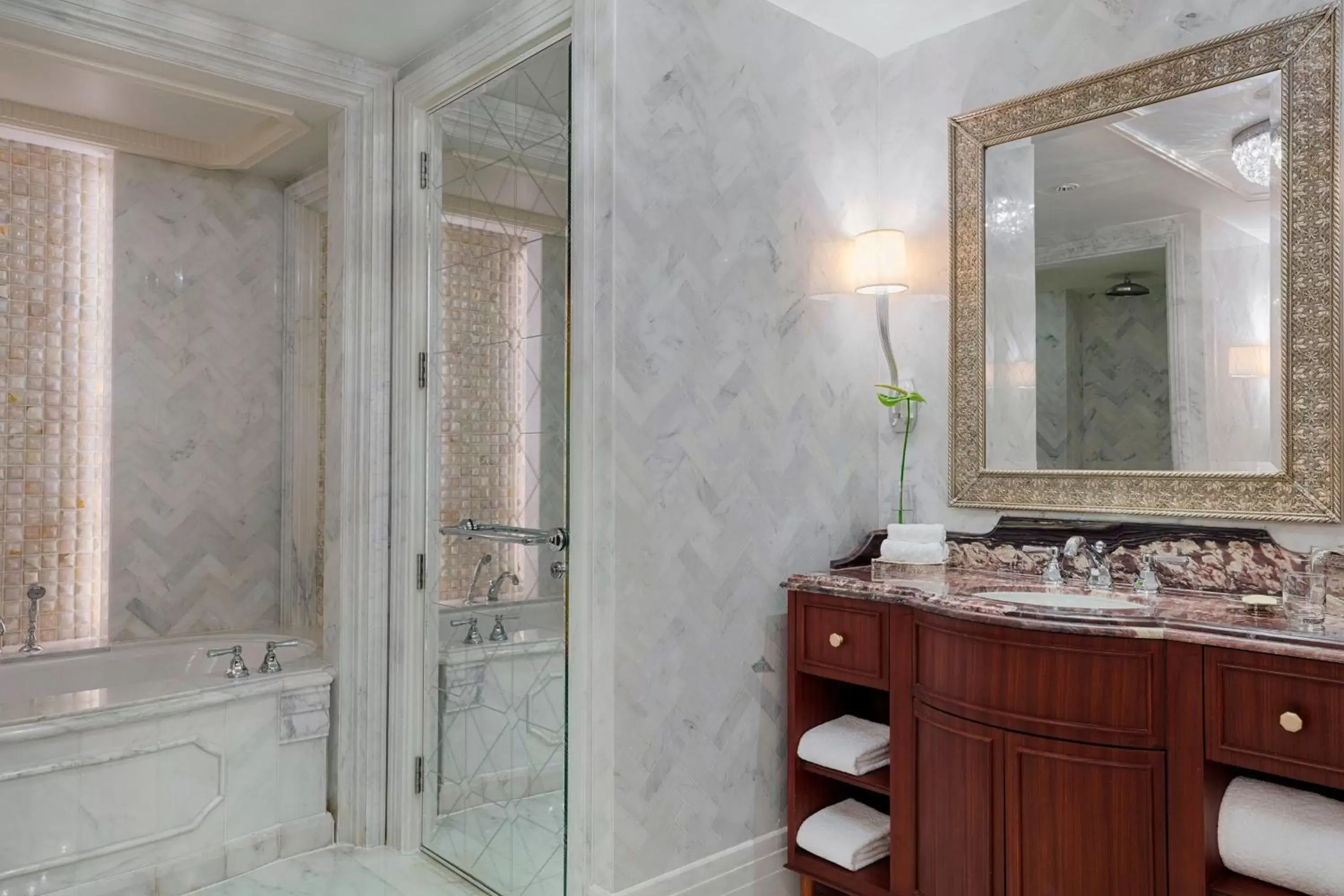 Bathroom in The St. Regis Abu Dhabi