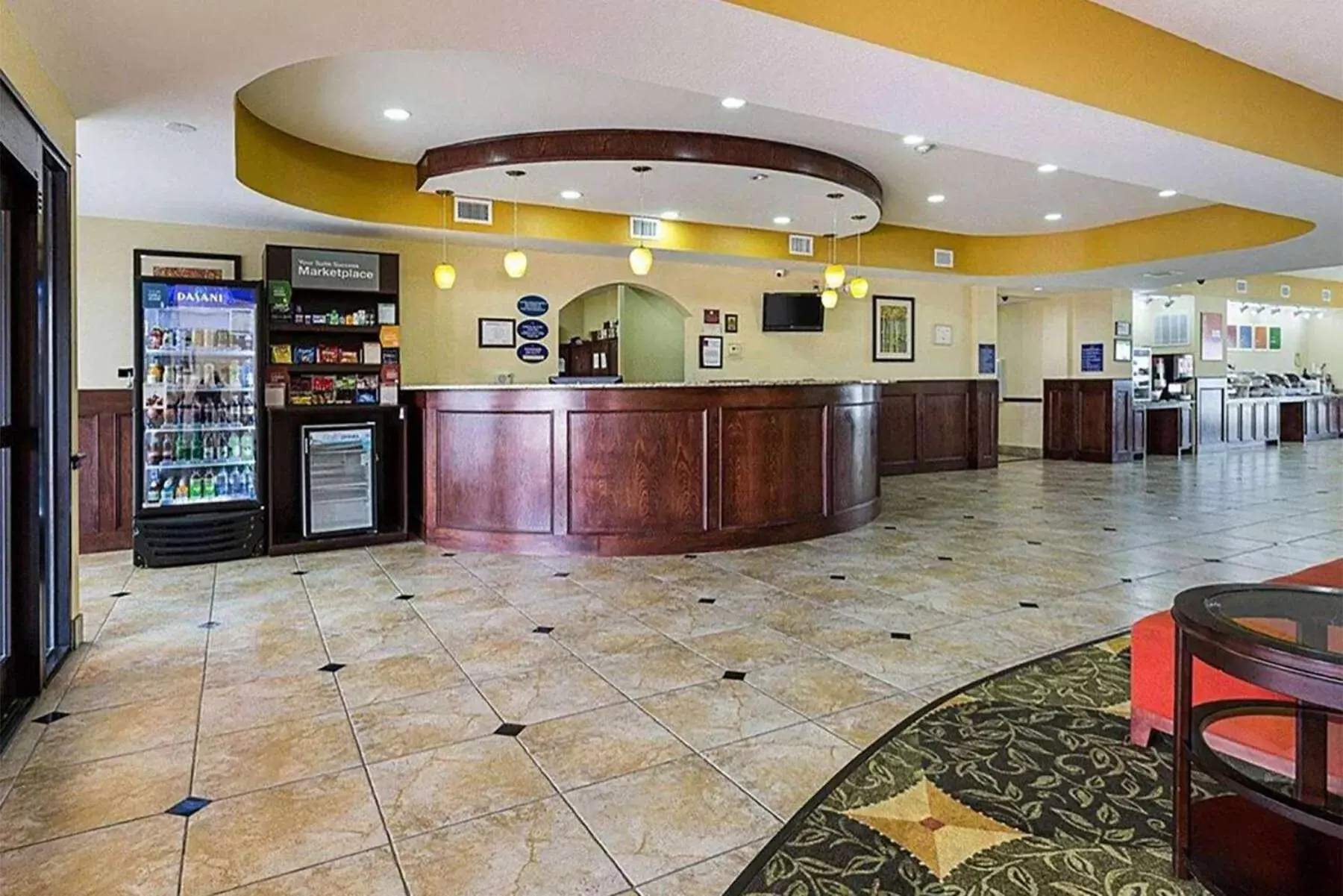 Lobby or reception in Days Inn & Suites by Wyndham Houston / West Energy Corridor