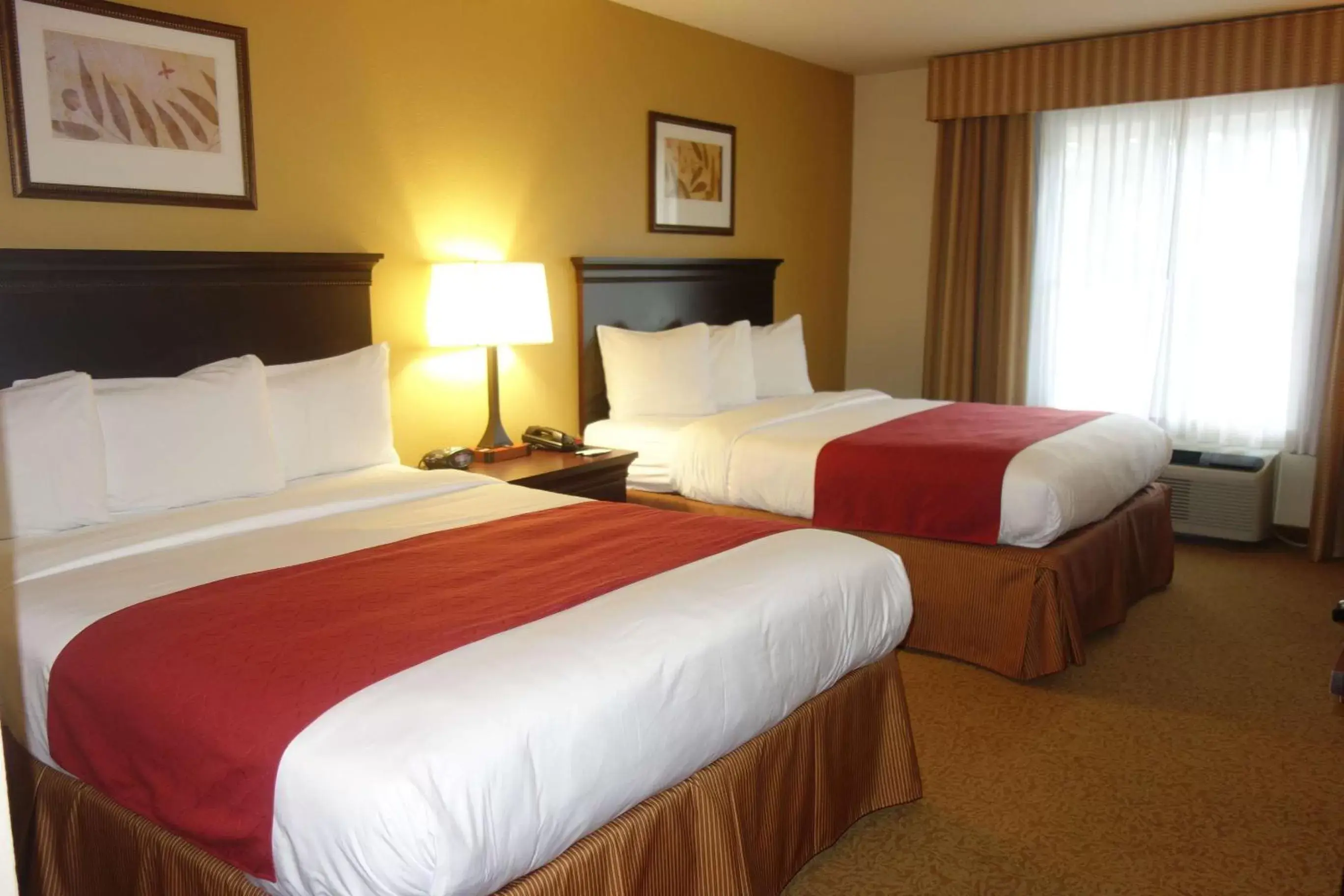 Photo of the whole room, Bed in Country Inn & Suites by Radisson, Rome, GA