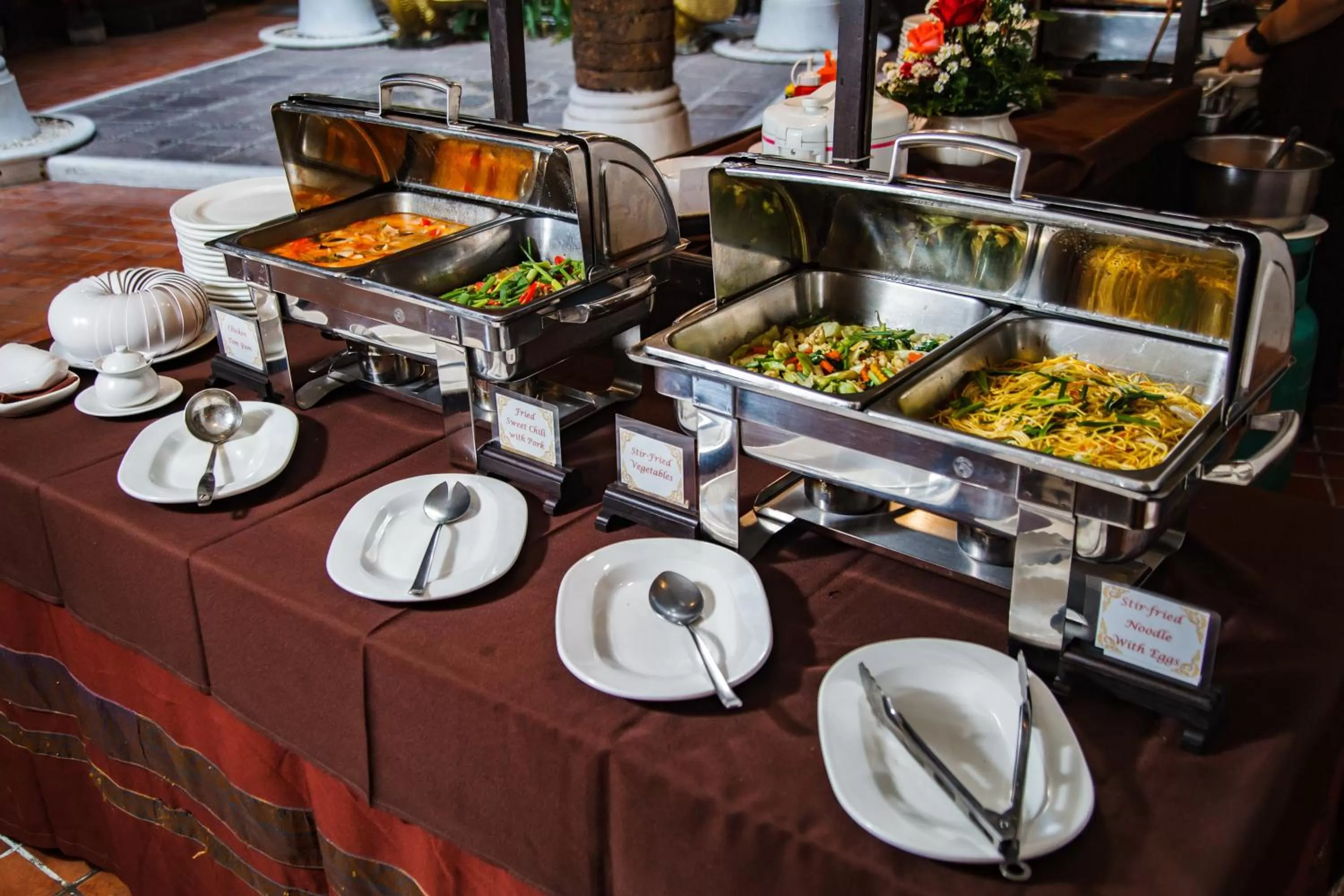 Food in Raming Lodge Hotel