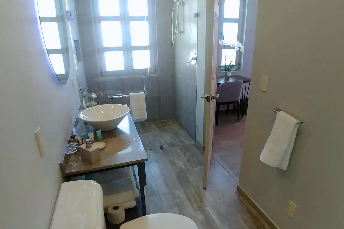 Toilet, Bathroom in Hotel Casa Once