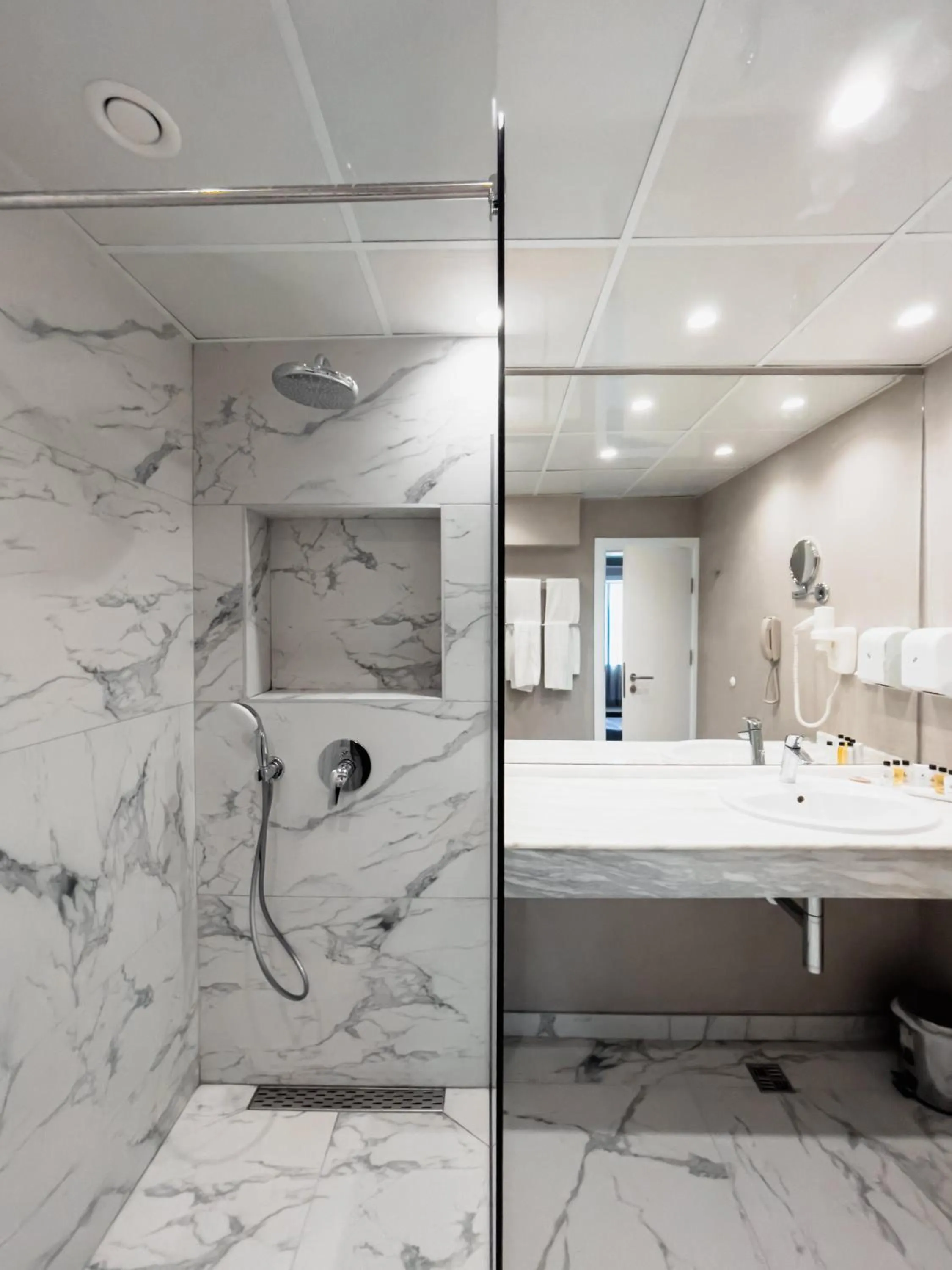 Bathroom in International Hotel Casino & Tower Suites