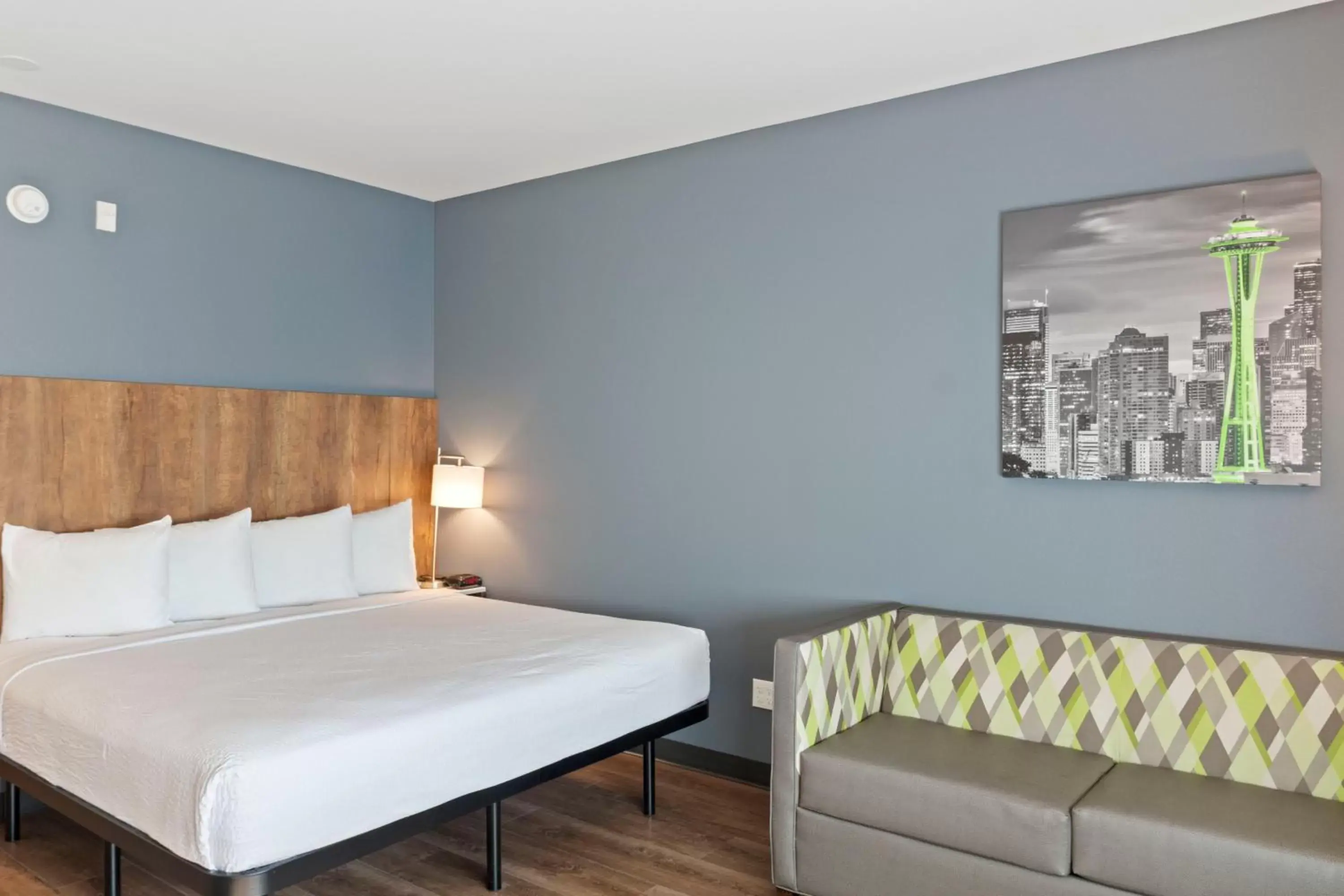 Bed in Extended Stay America Premier Suites - Phoenix - Chandler - Downtown