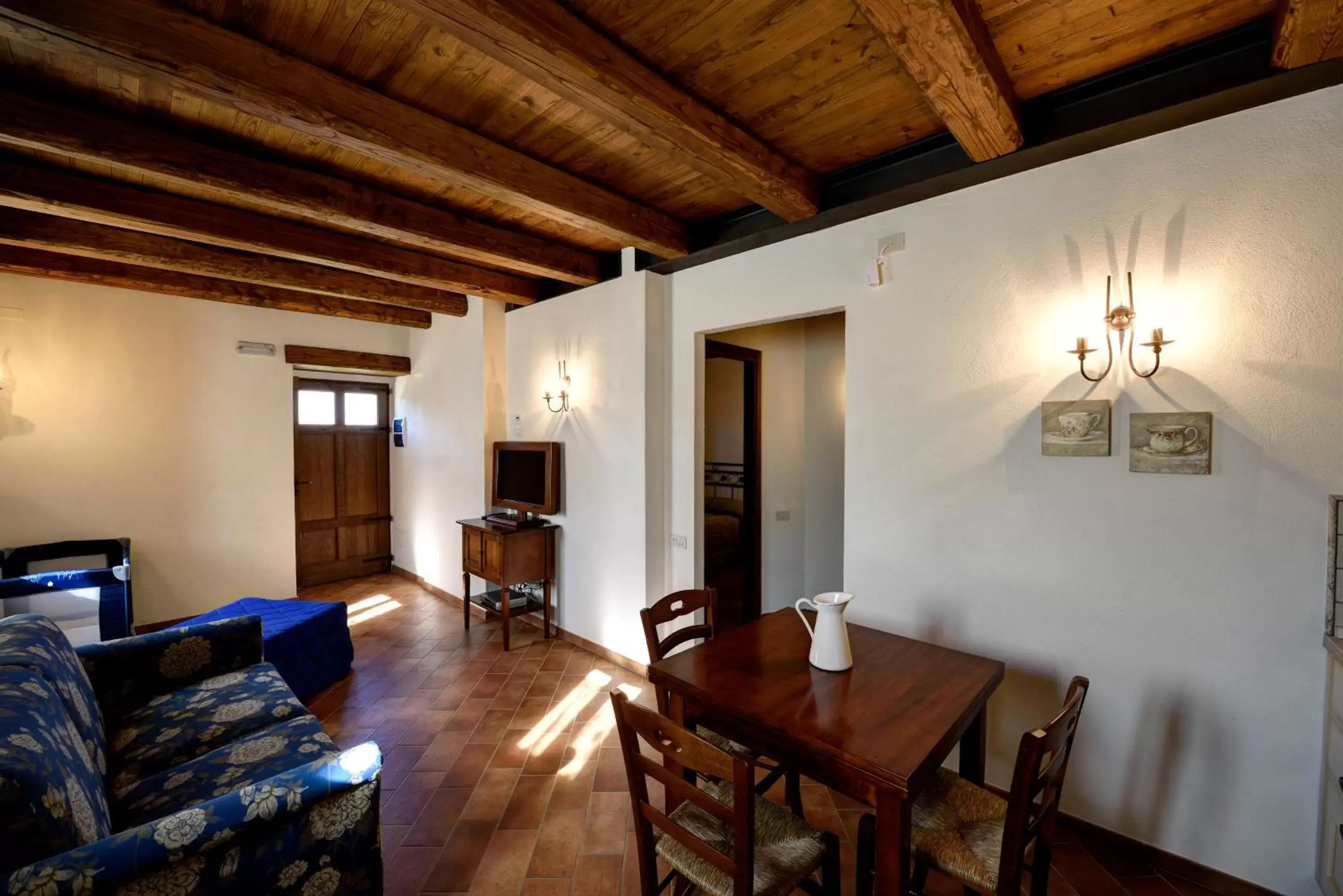 Seating area, Dining Area in Borgotufi Albergo Diffuso