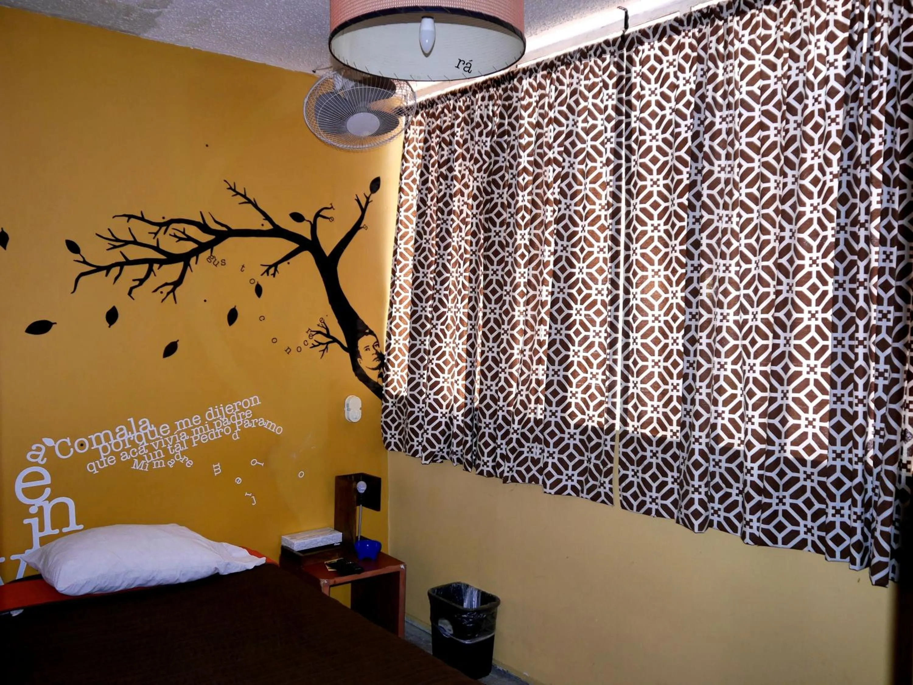 Decorative detail, Bed in Hostel Hospedarte Chapultepec