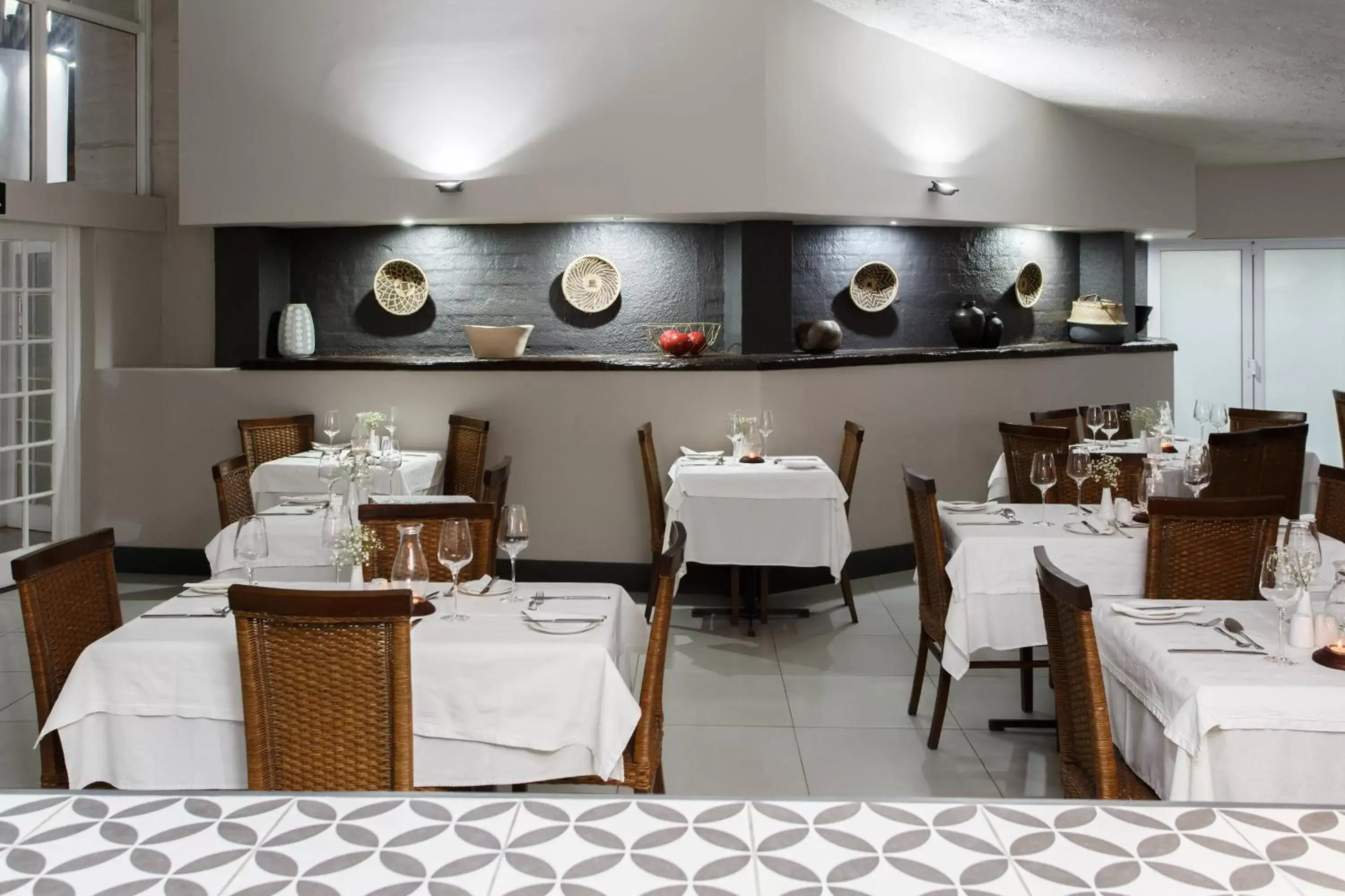 Restaurant/Places to Eat in Protea Hotel by Marriott Oudtshoorn Riempie Estate