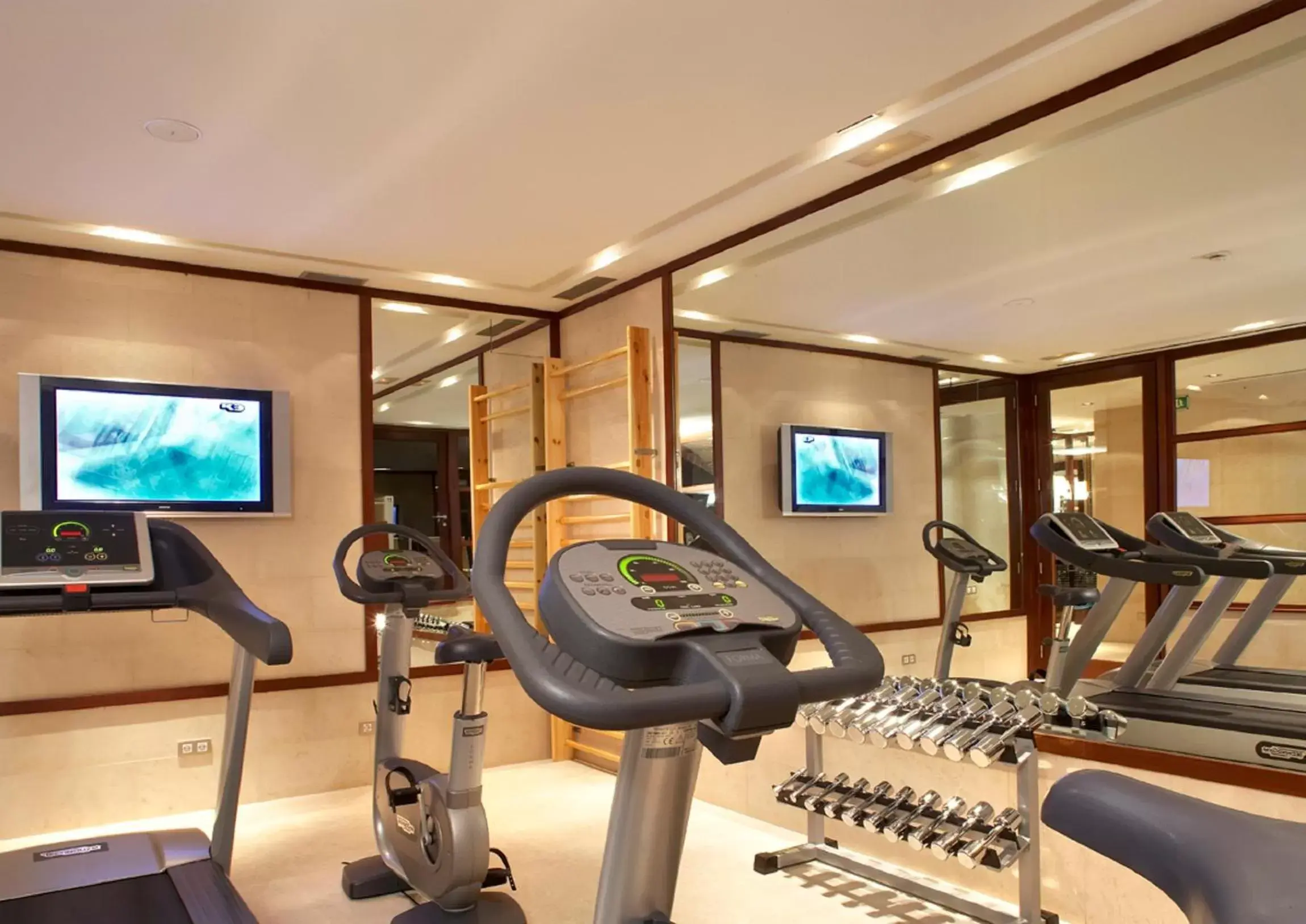 Fitness centre/facilities, Fitness Center/Facilities in Hotel 1898