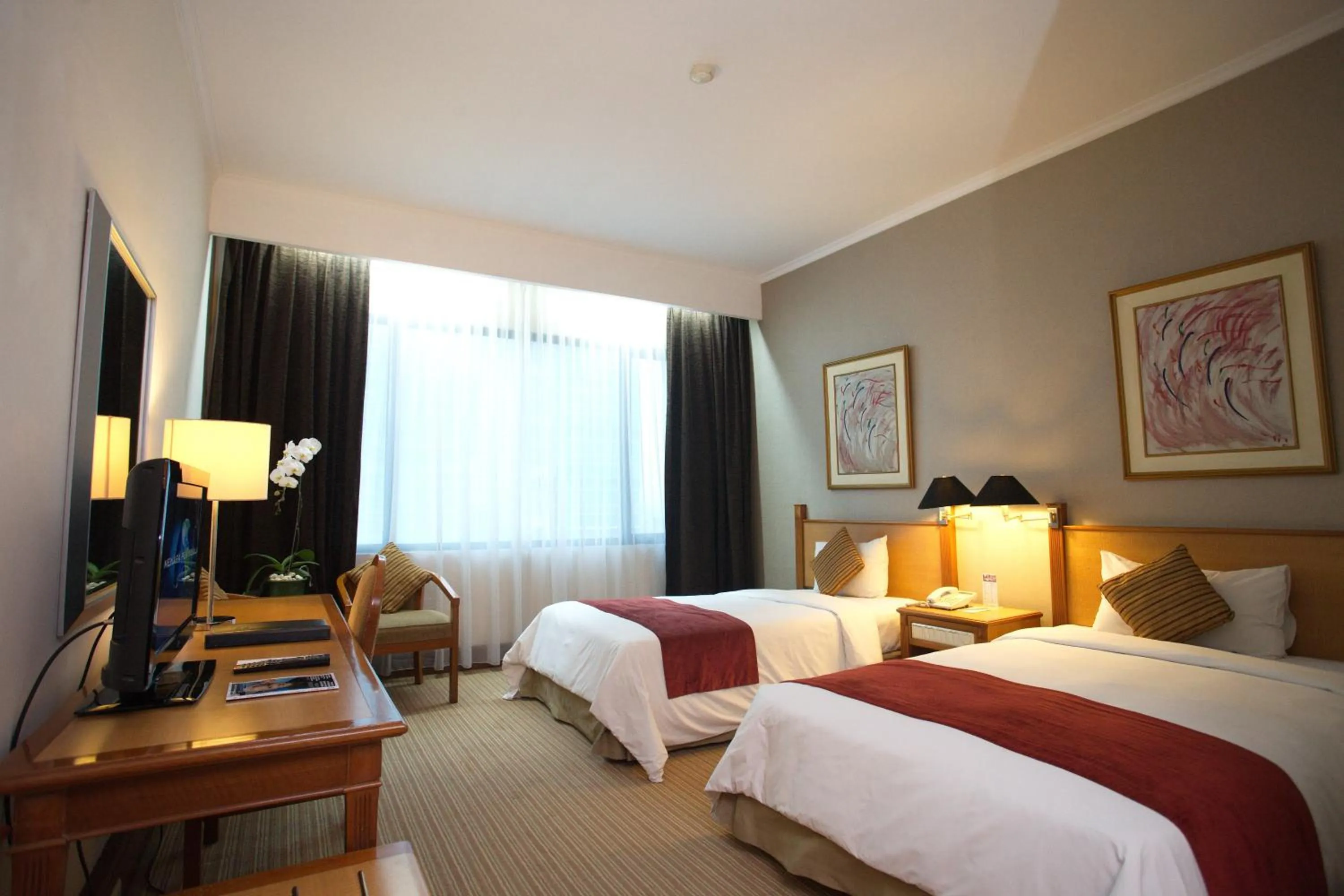 Photo of the whole room, Bed in Menara Peninsula Hotel