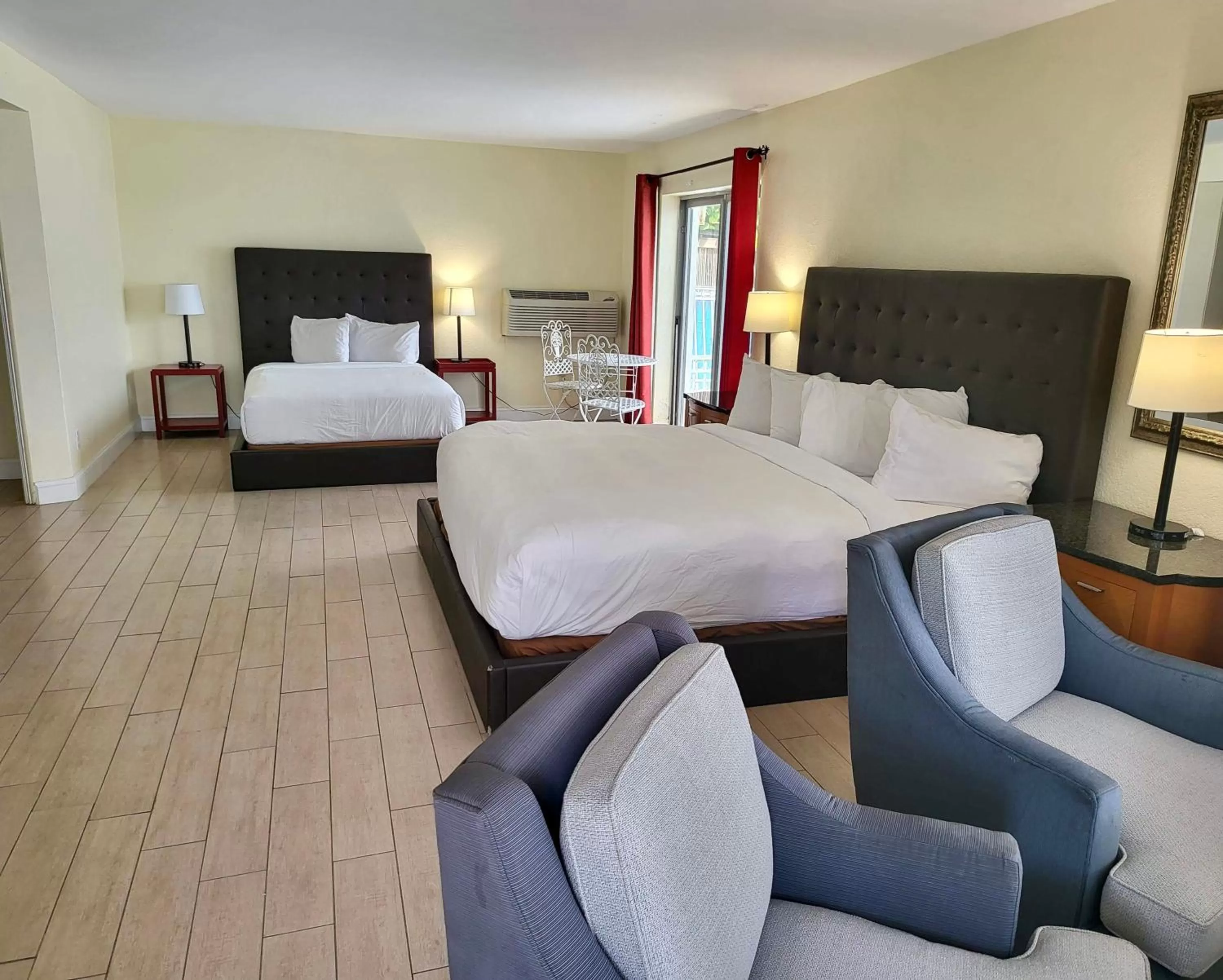 Bed in Chateau Mar Beach Resort NEWLY RENOVATED