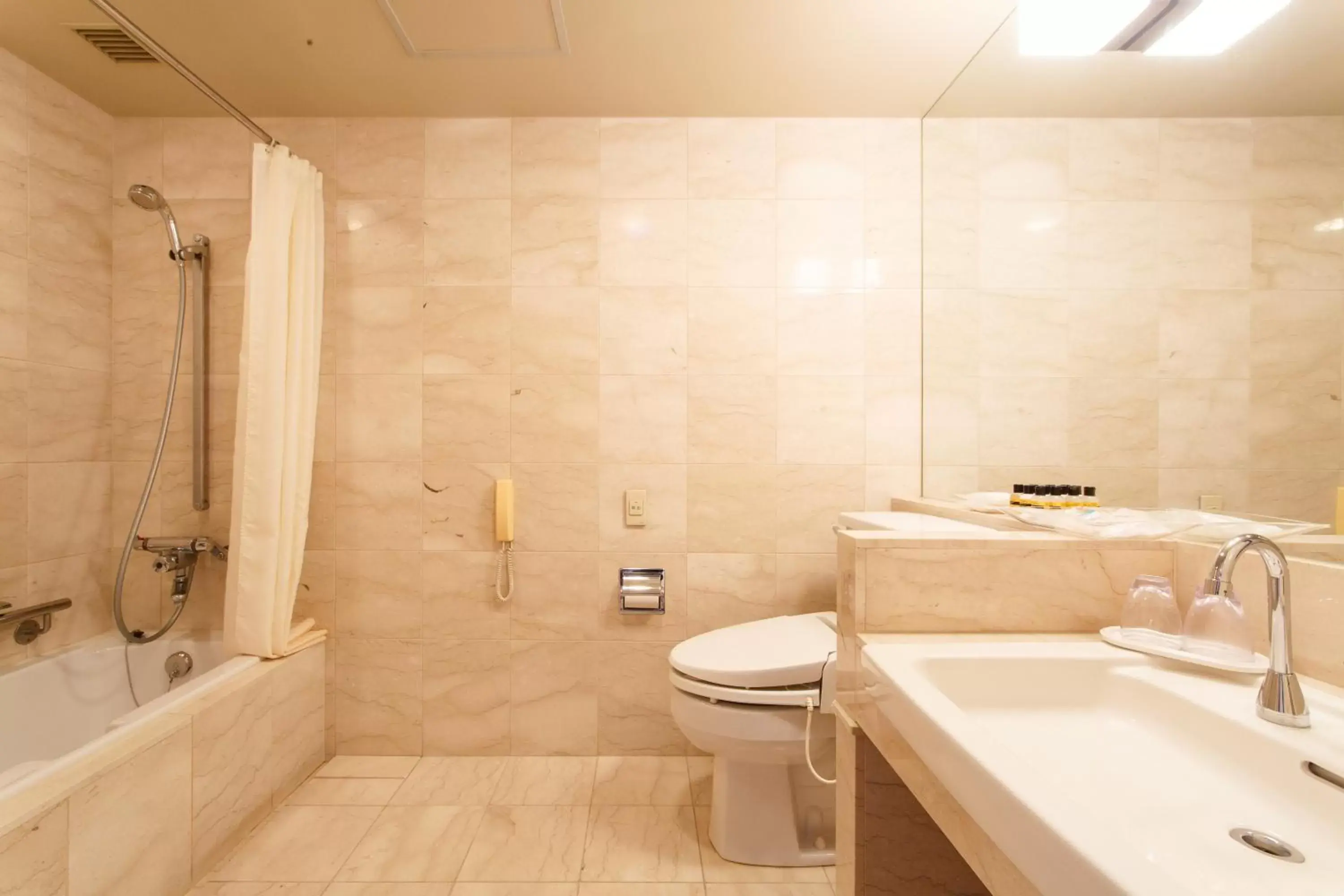 Toilet, Bathroom in Premier Hotel Mojiko