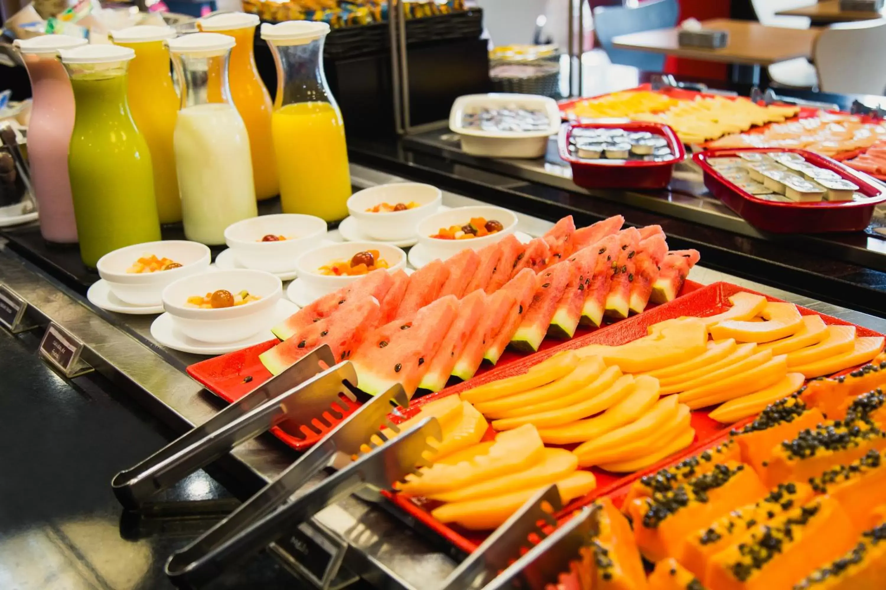 Buffet breakfast in ibis Porto Alegre Aeroporto