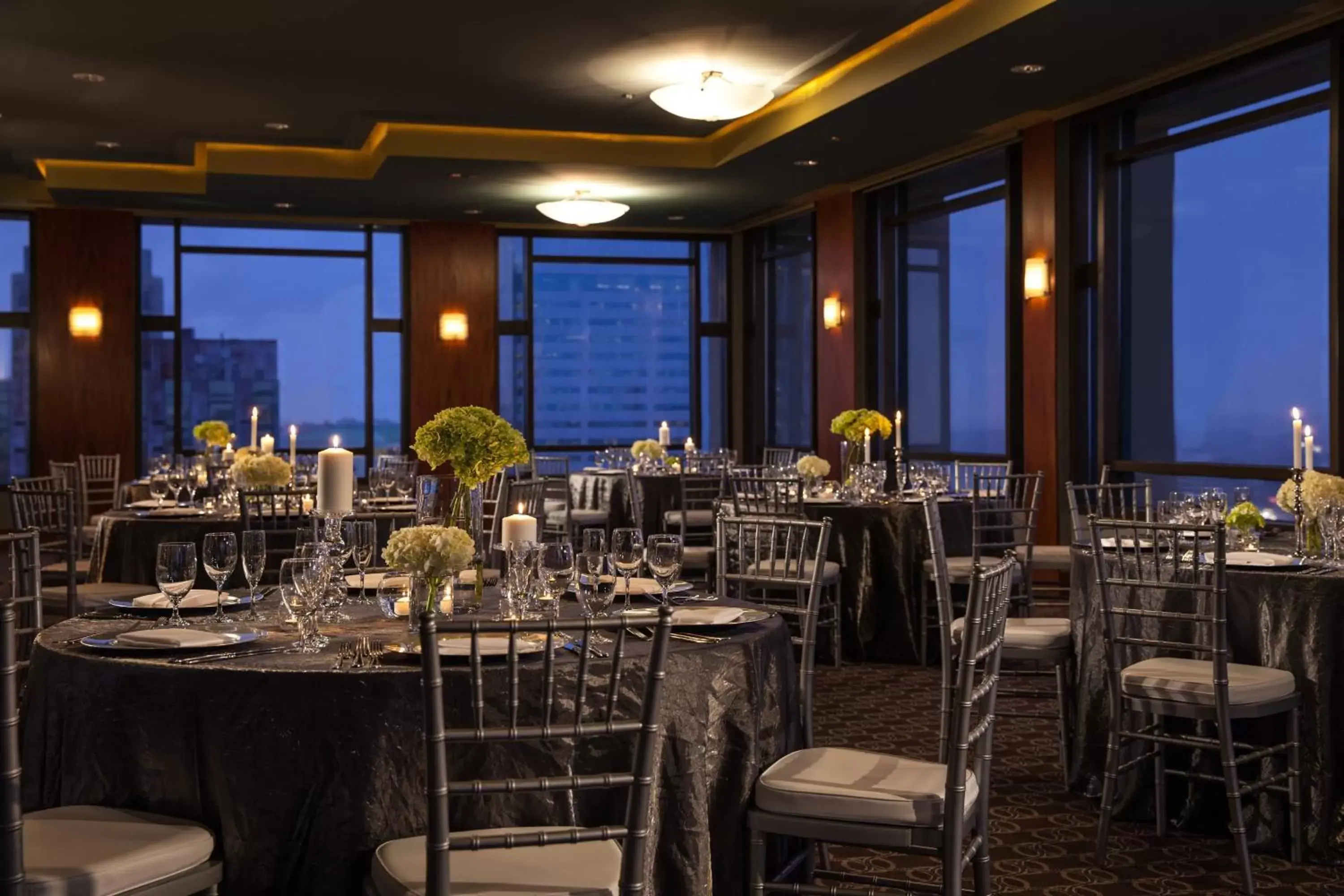 Meeting/conference room, Restaurant/Places to Eat in Renaissance Seattle Hotel