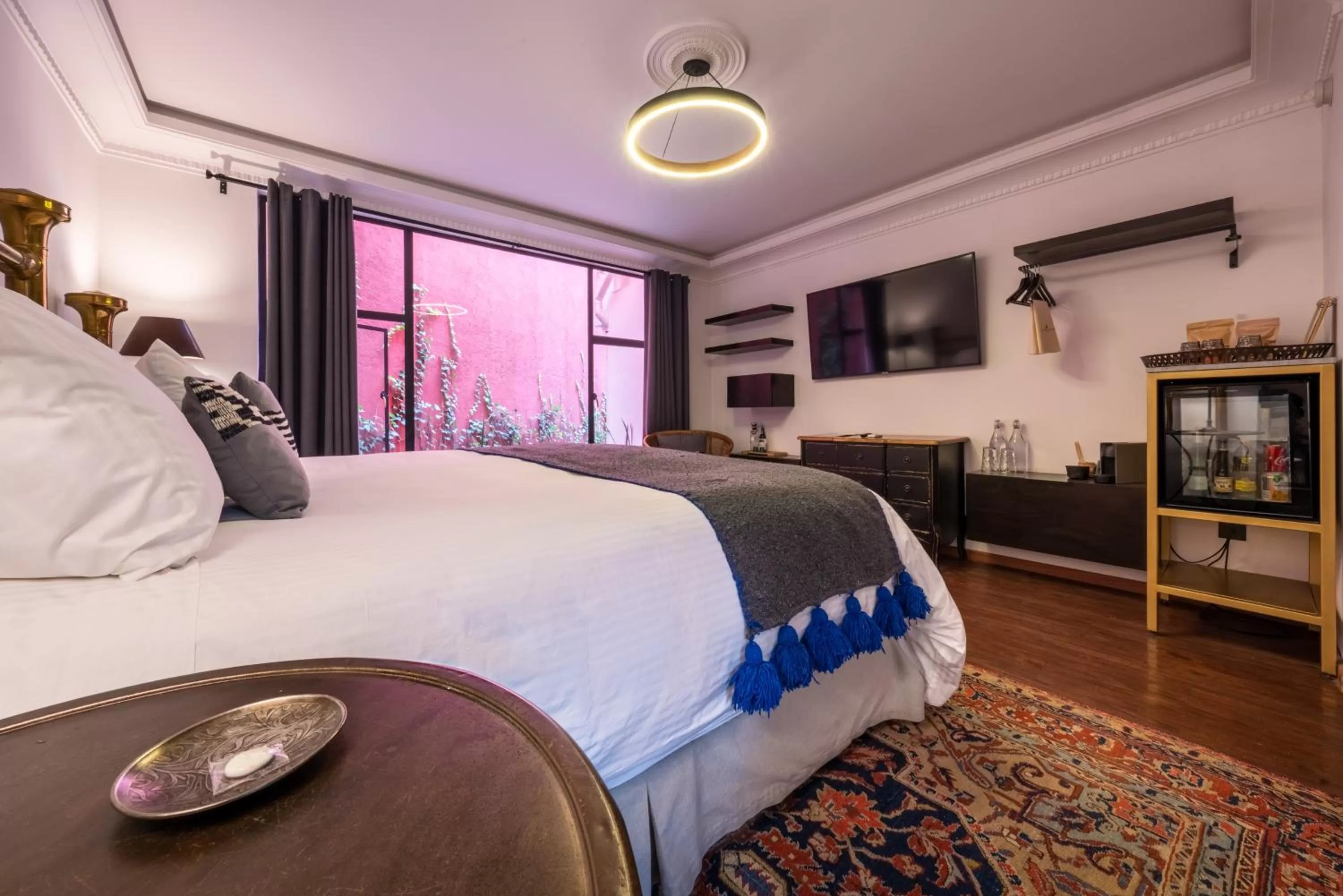 Photo of the whole room, Bed in Orchid House Mexico City