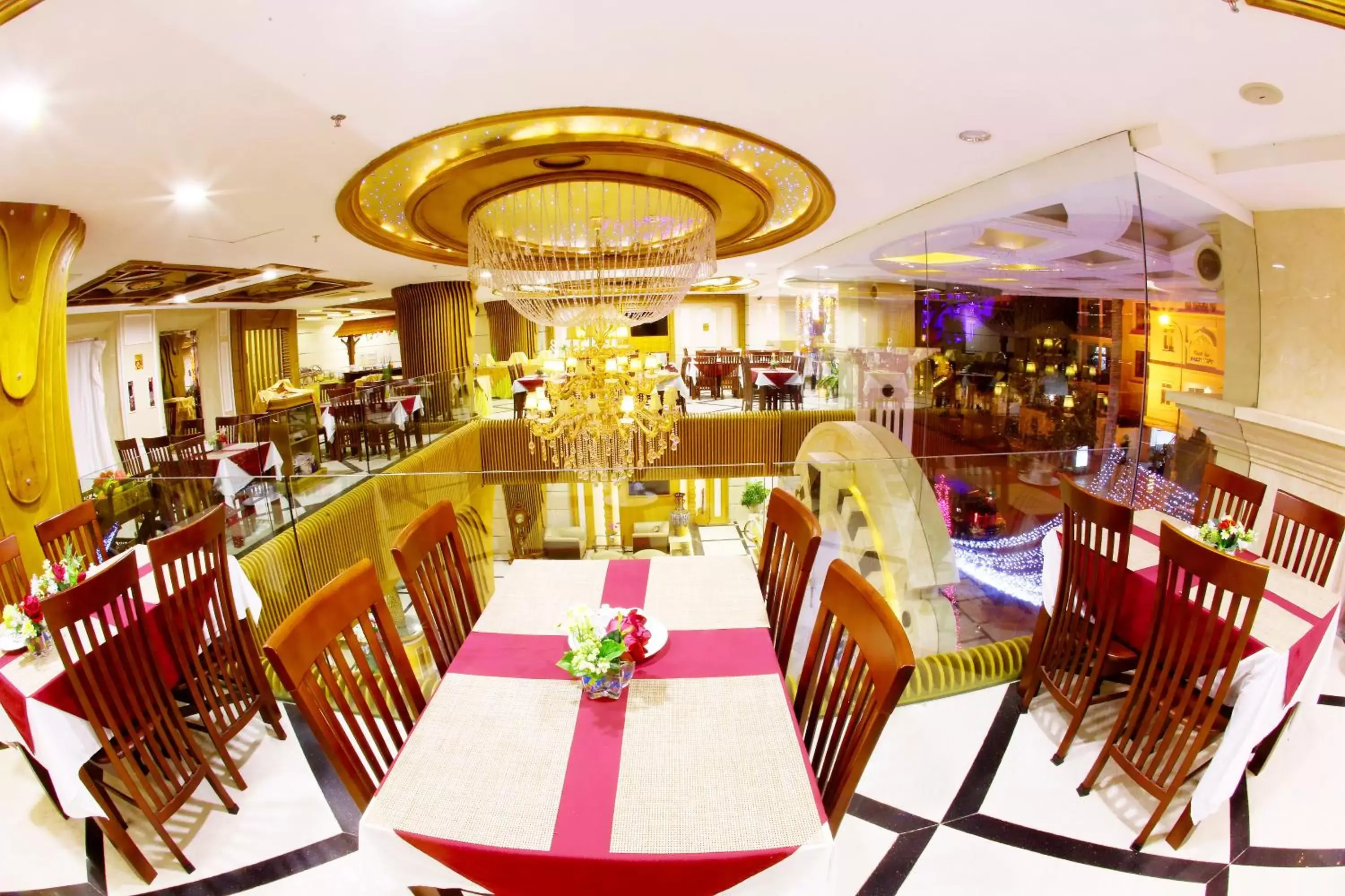 Restaurant/places to eat in Holiday One Can Tho Hotel Restaurant/places to eat in Holiday One Can Tho Hotel