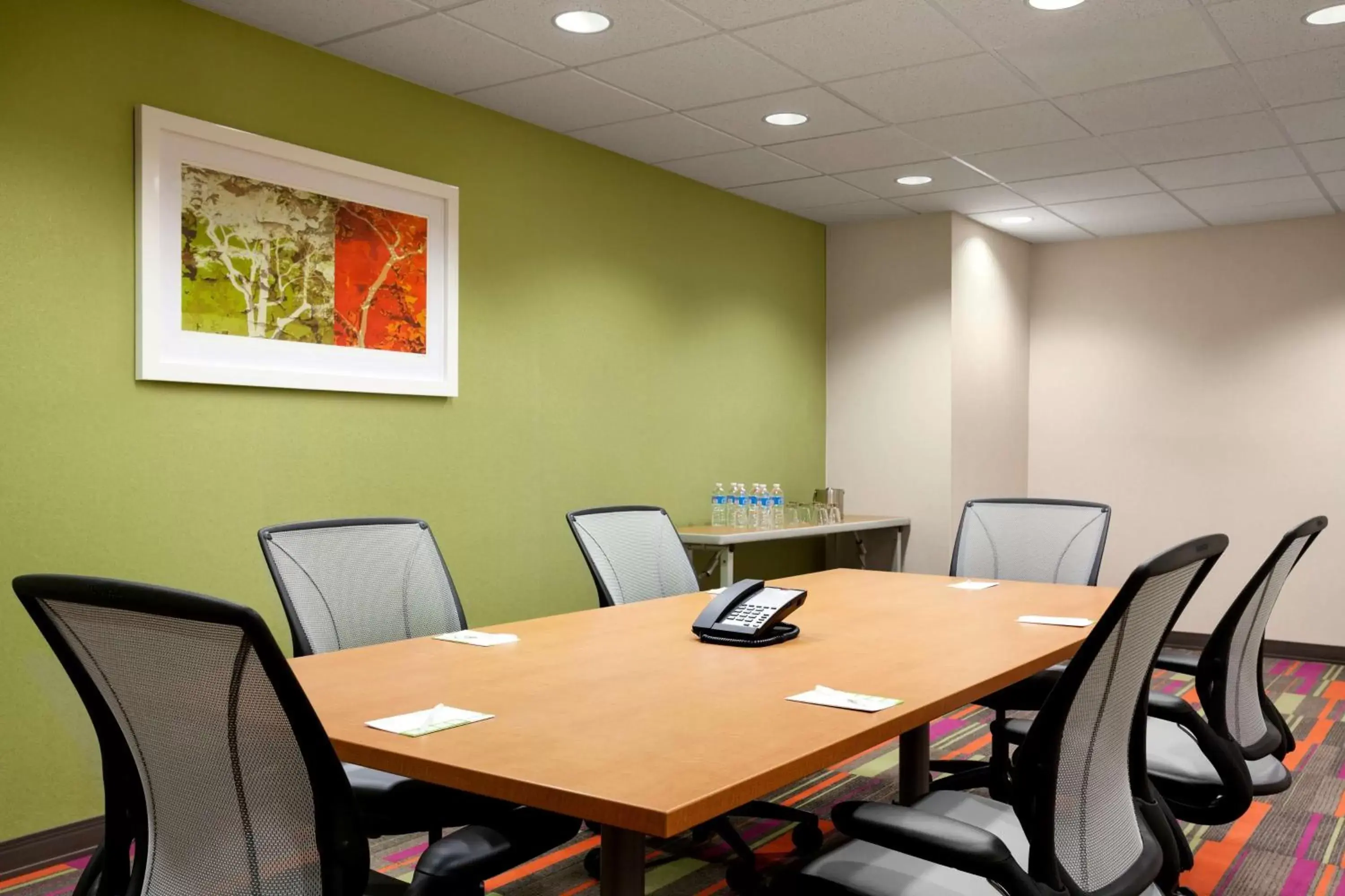 Meeting/conference room in Home2 Suites by Hilton Rahway