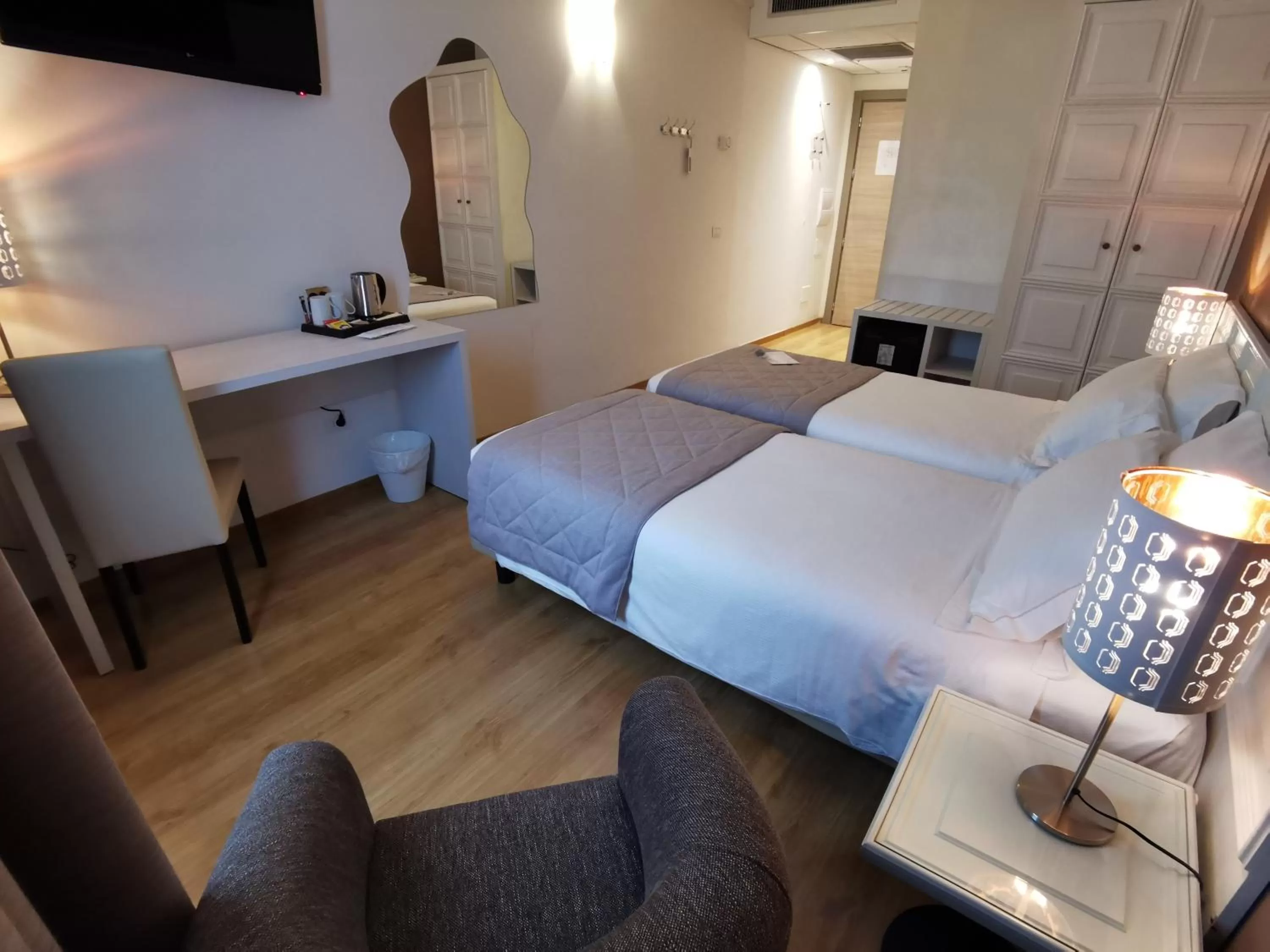 Bedroom, Bed in Hotel President