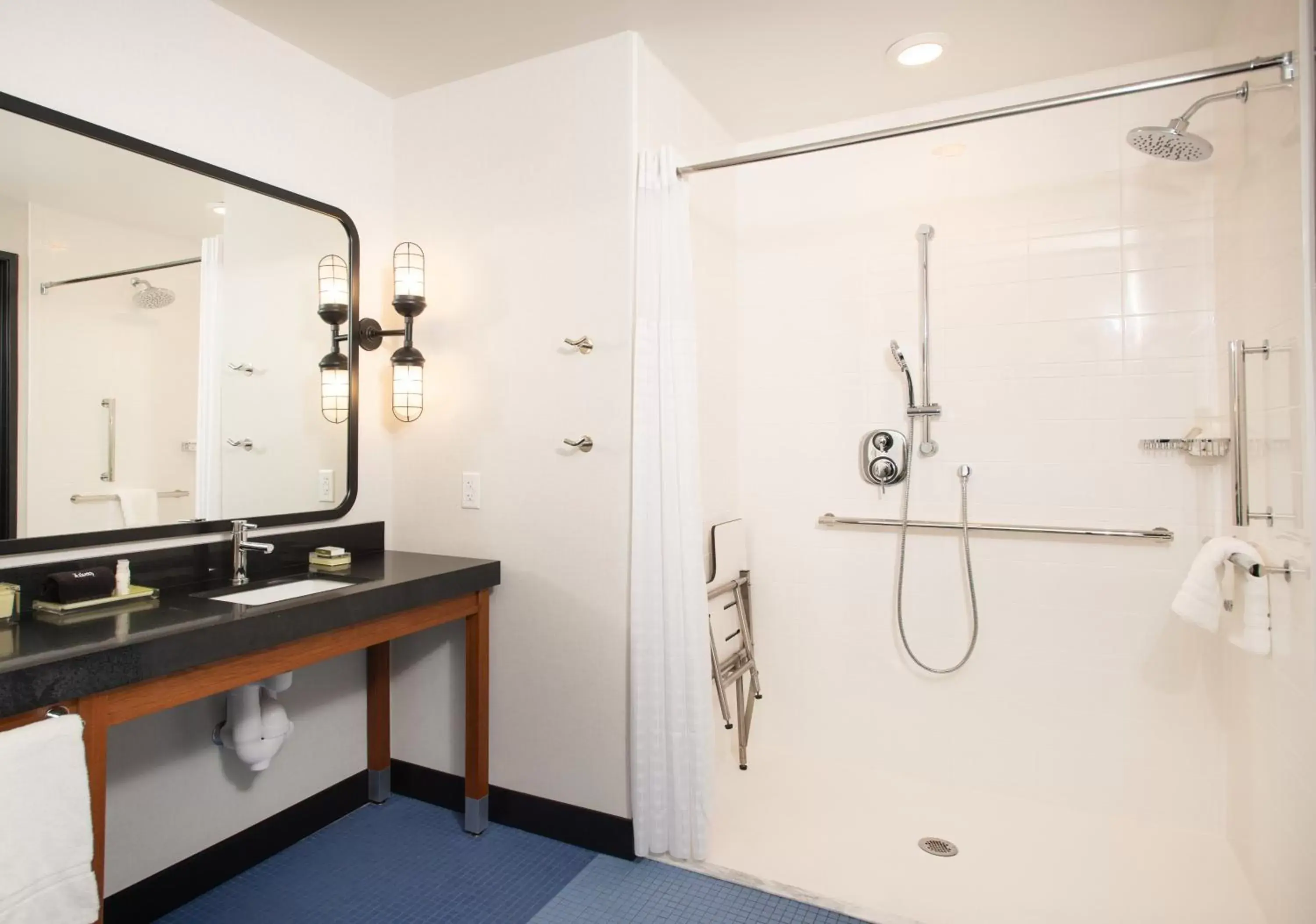 Photo of the whole room, Bathroom in Hotel Indigo - Madison Downtown, an IHG Hotel