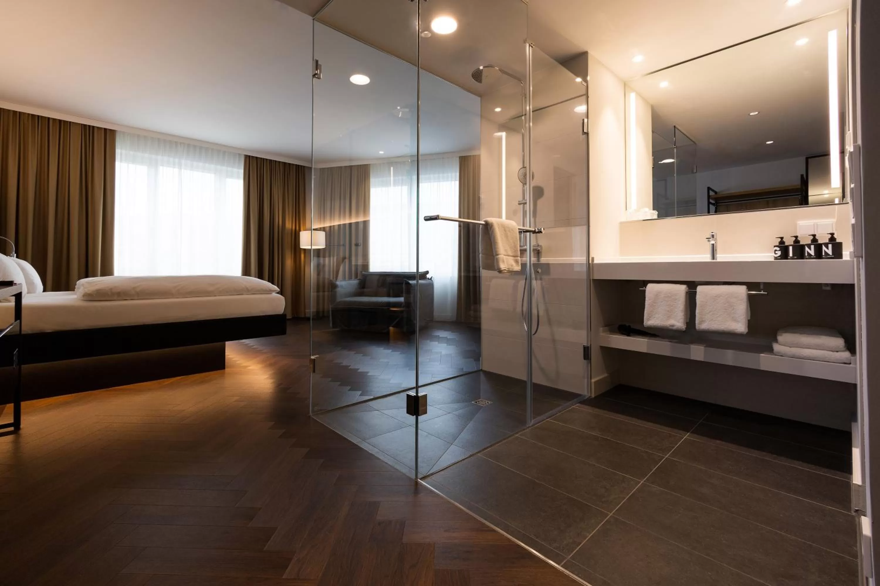 Bathroom, Bed in GINN City & Lounge Yorck Berlin