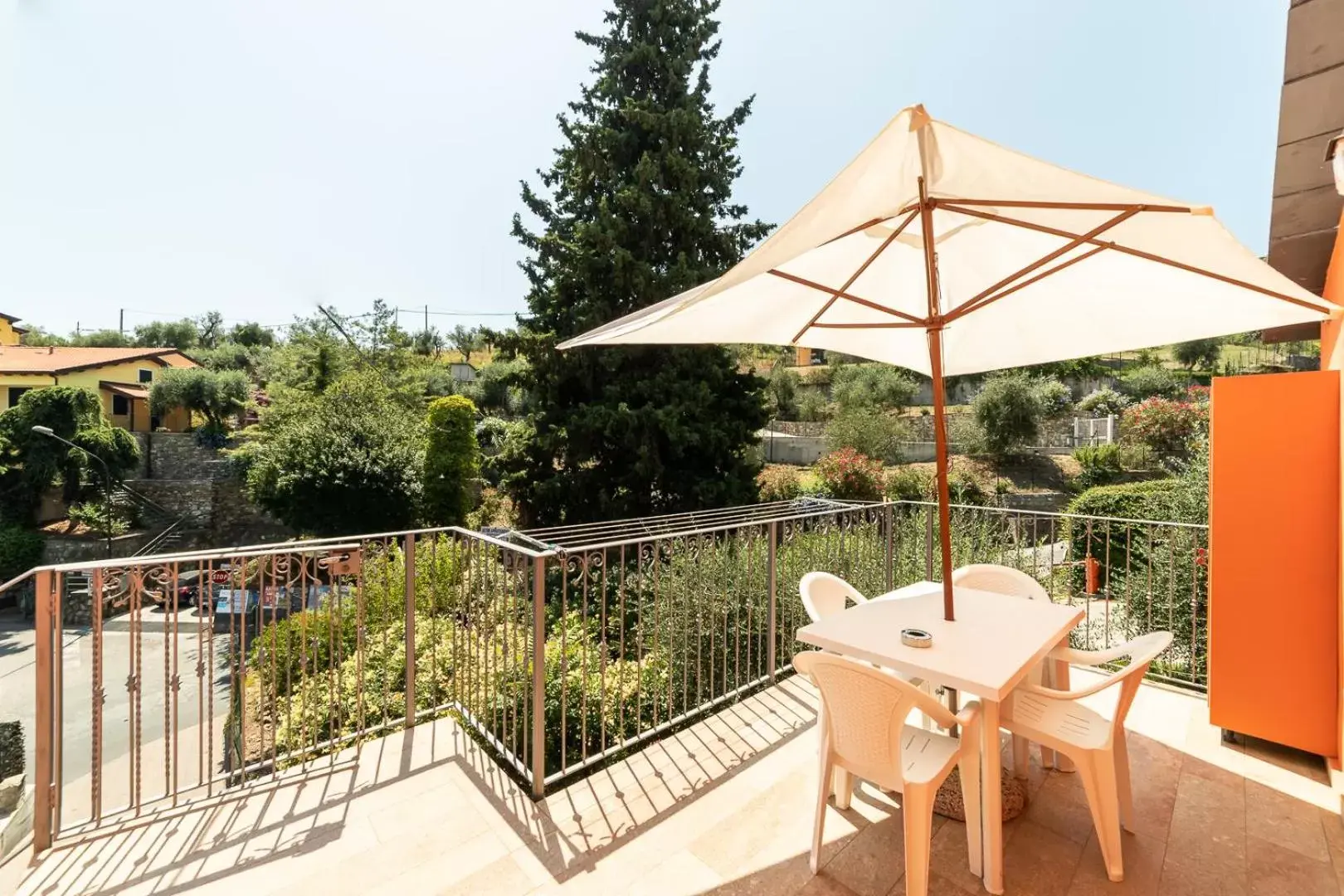 Property building, Balcony/Terrace in Il Viaggio