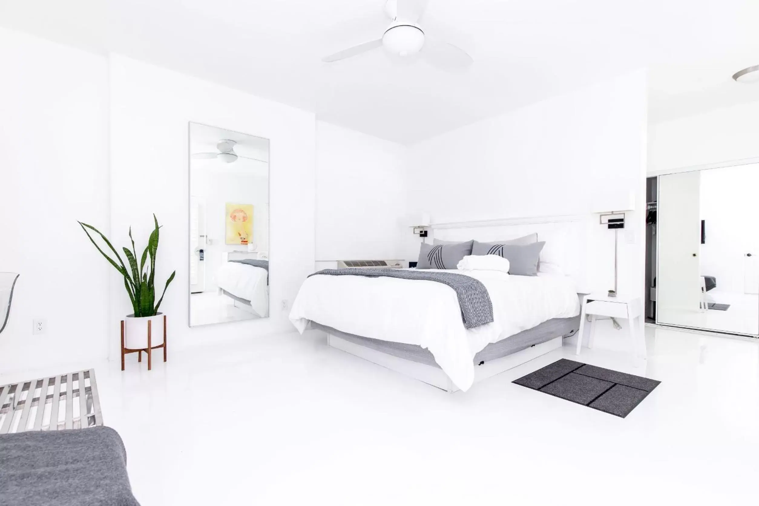 Bed in Alcazar Palm Springs Bed in Alcazar Palm Springs