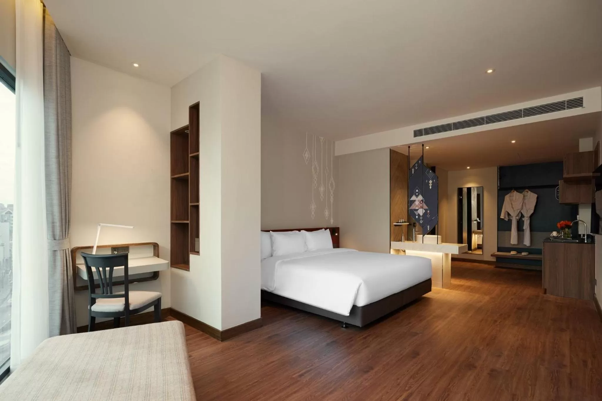 Photo of the whole room, Bed in Centara Life Hotel Bangkok Phra Nakhon