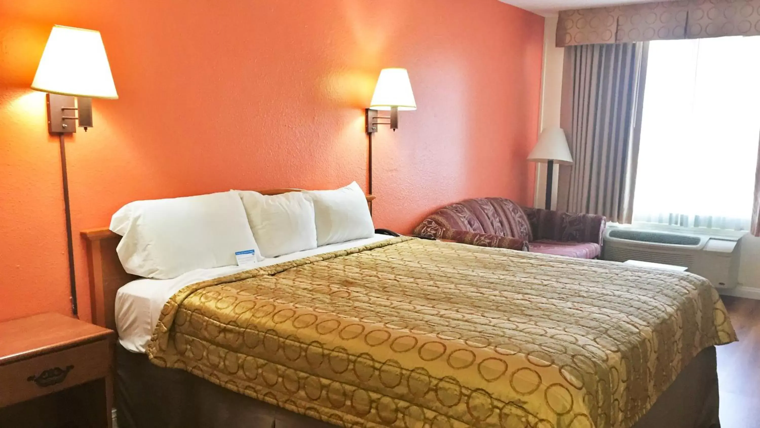Bedroom, Bed in Motel 6-San Diego, CA - Southbay