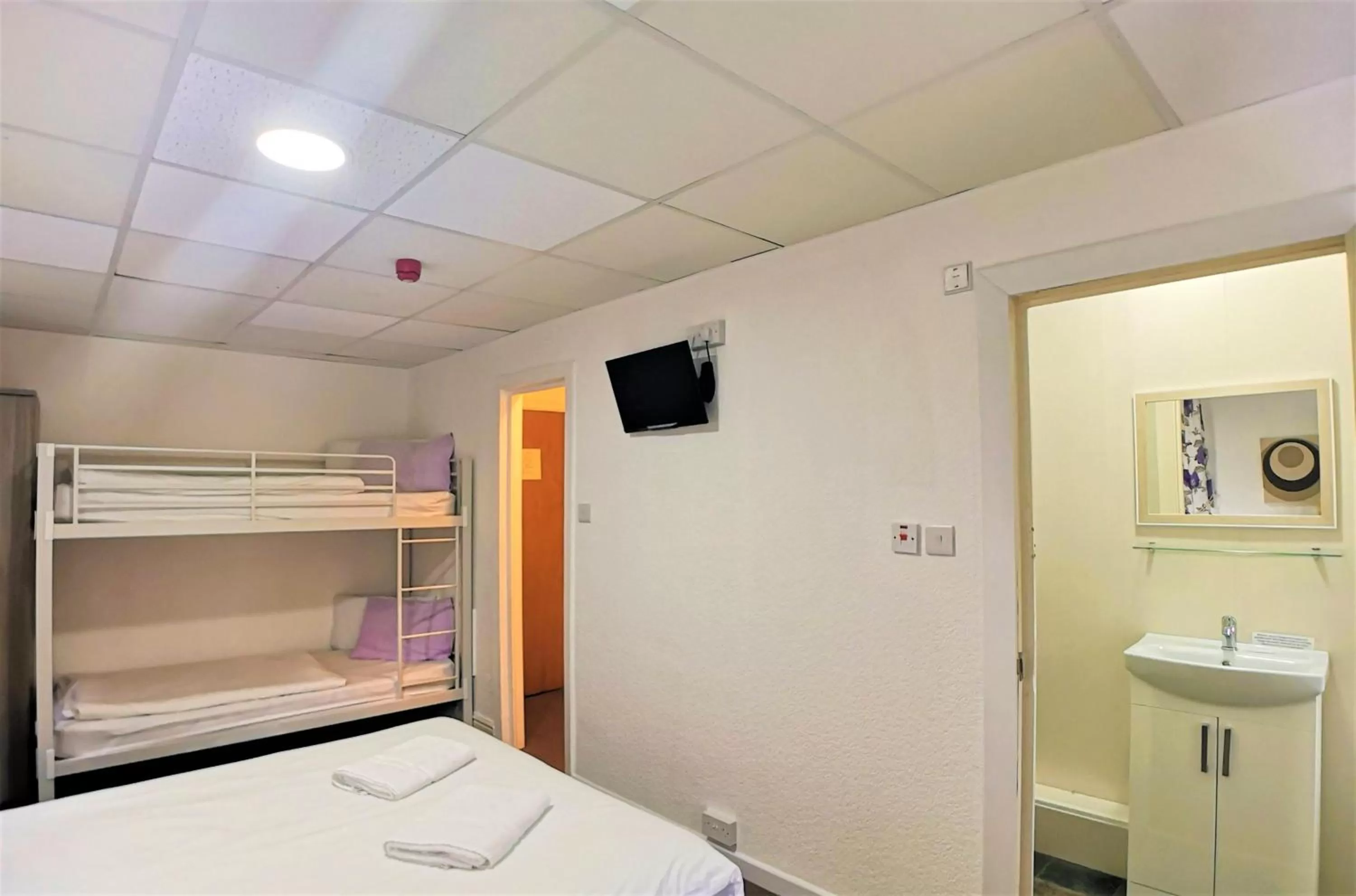 Bed in The Hopton Hotel