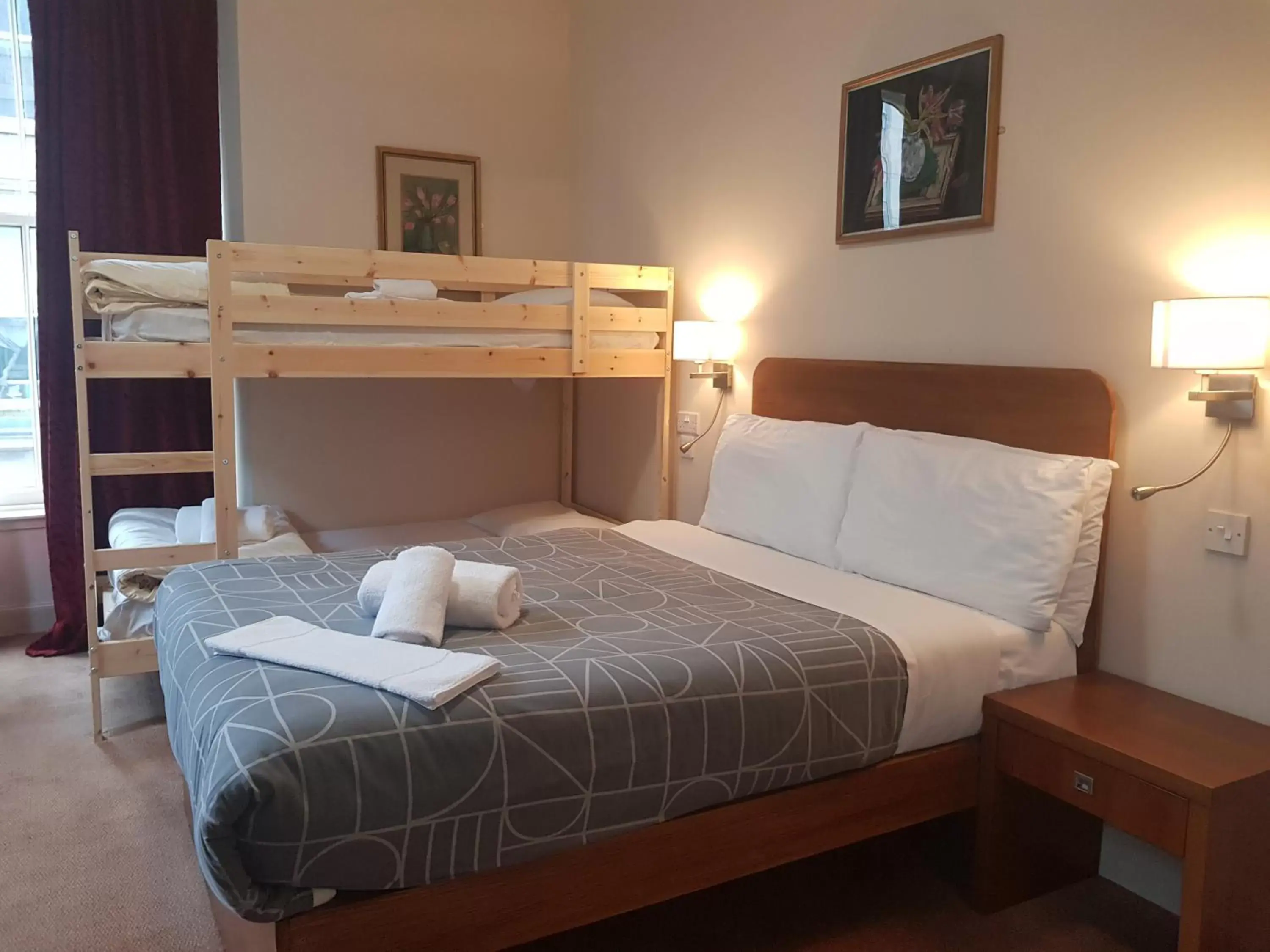 Bedroom, Bed in Aberdeen House Bedroom, Bed in Aberdeen House