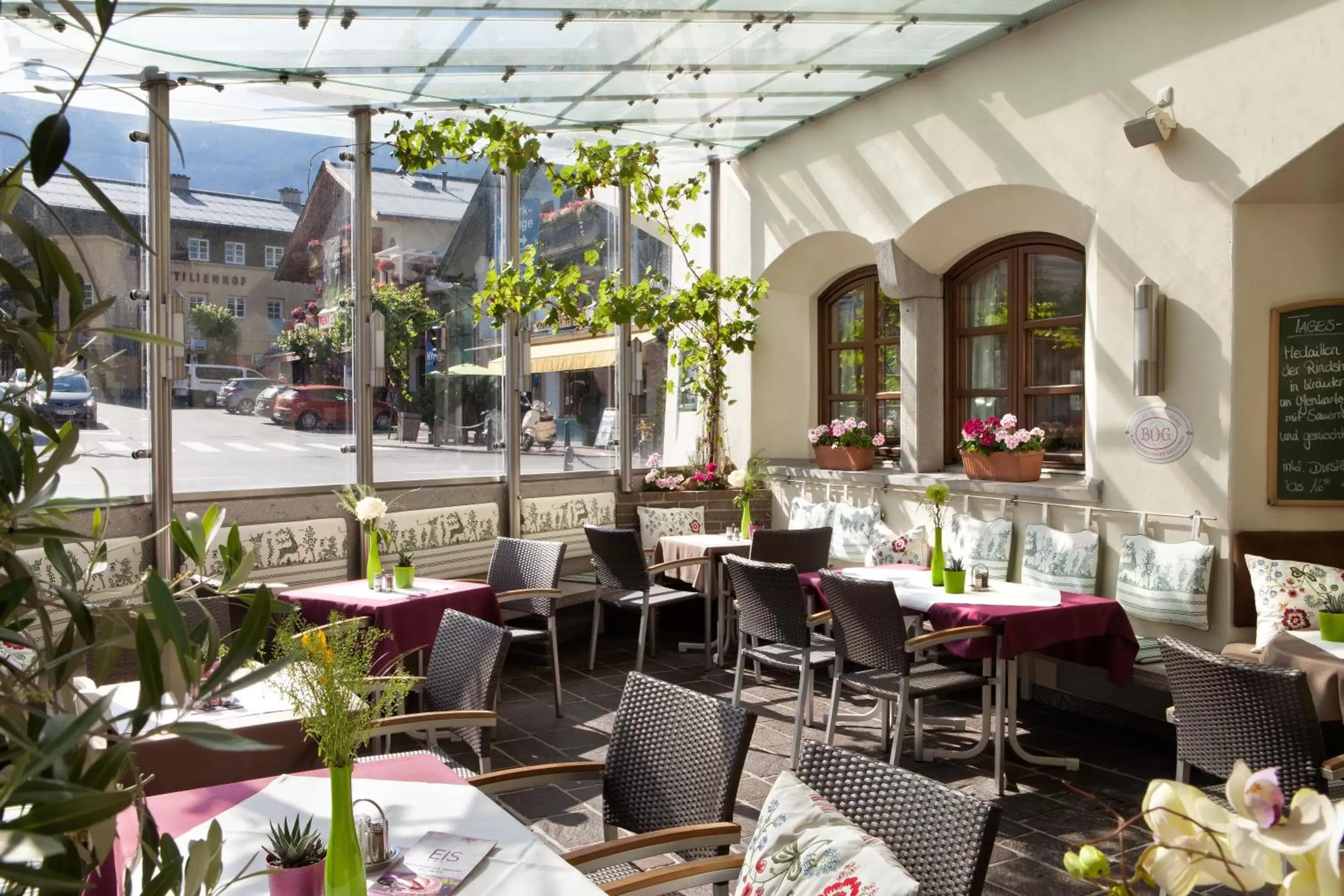 Patio, Restaurant/Places to Eat in Hotel zum Hirschen