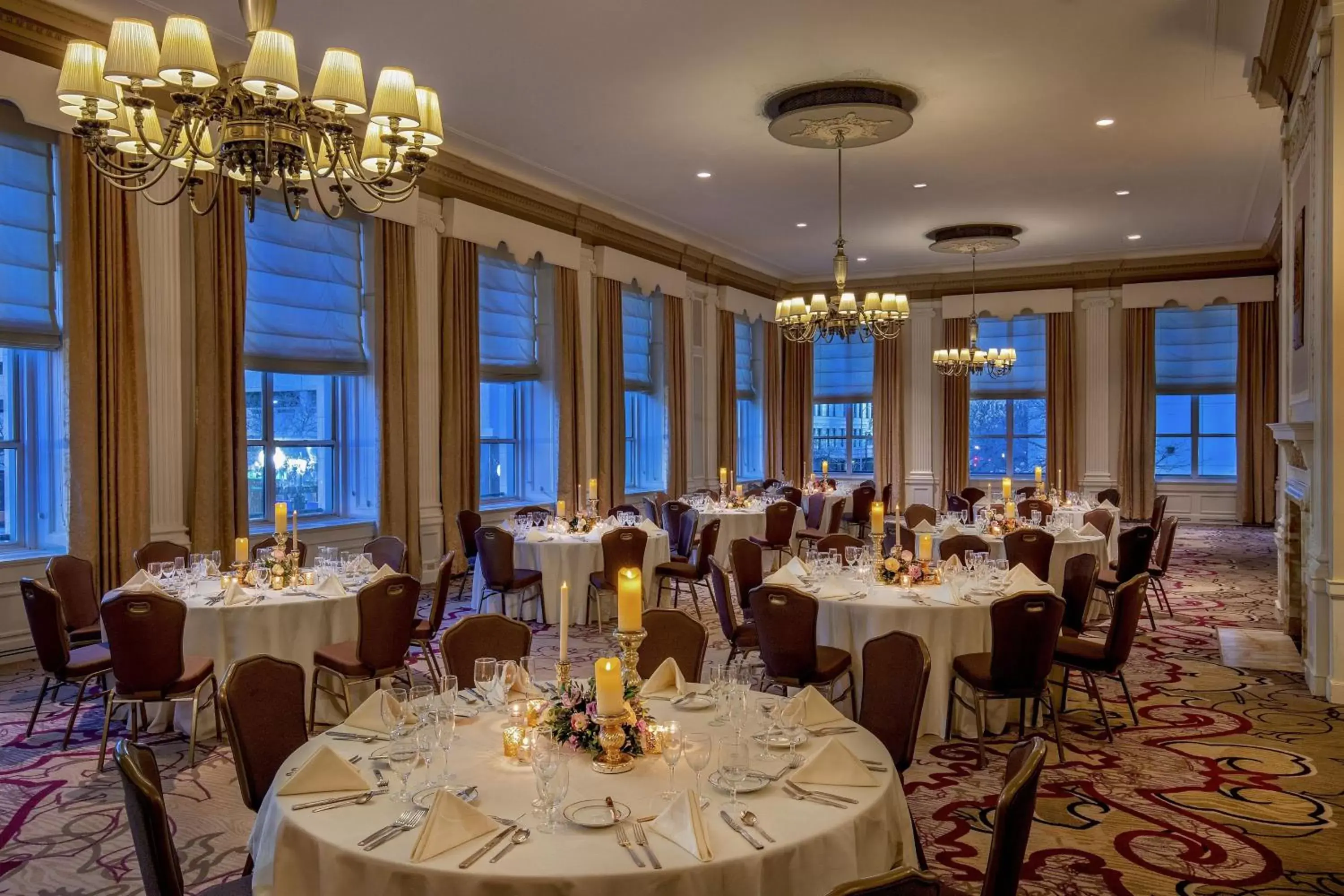 Banquet/Function facilities, Restaurant/Places to Eat in Peoria Marriott Pere Marquette