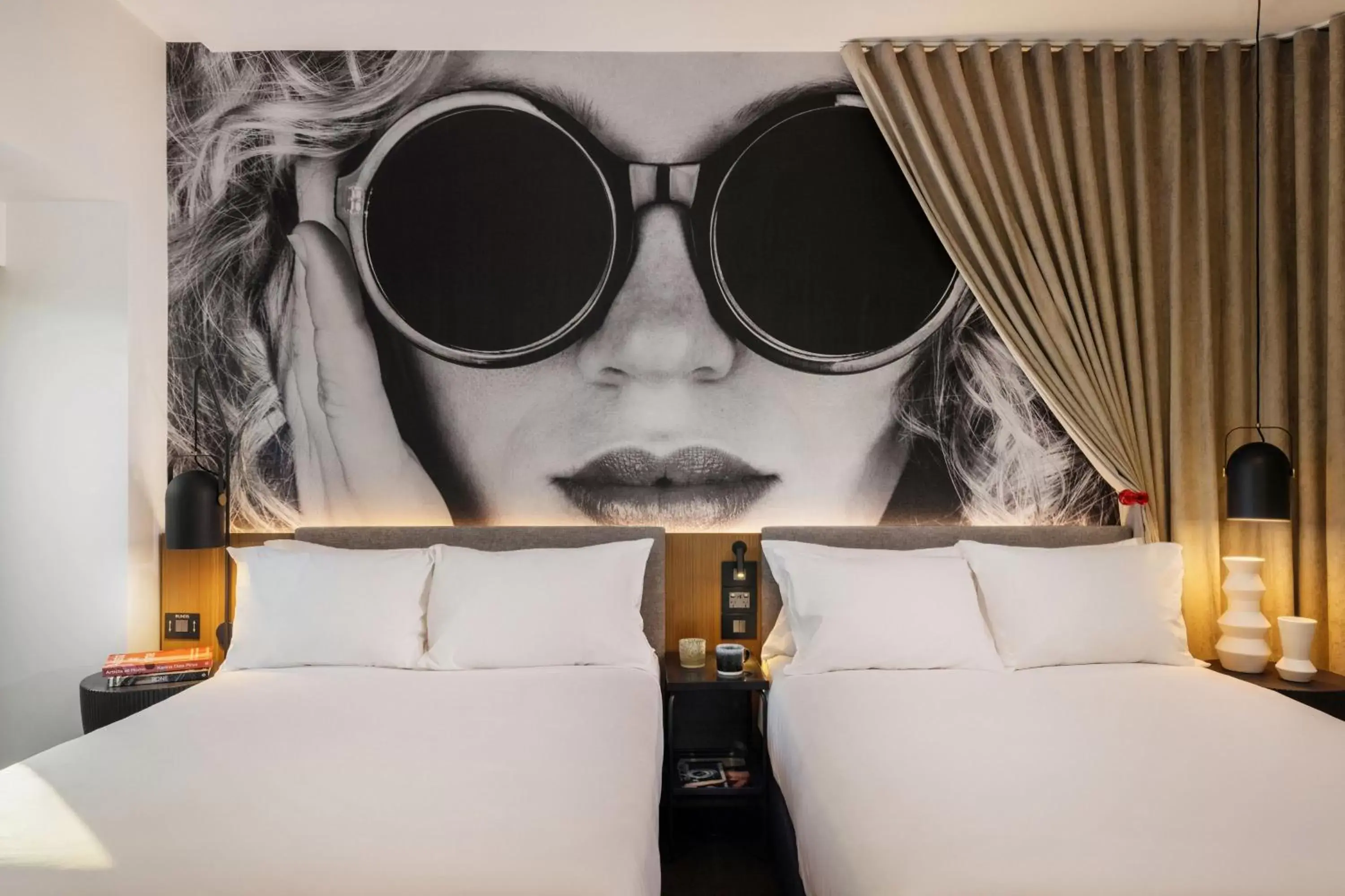 Guests, Bed in Hotel Indigo Melbourne on Flinders, an IHG Hotel