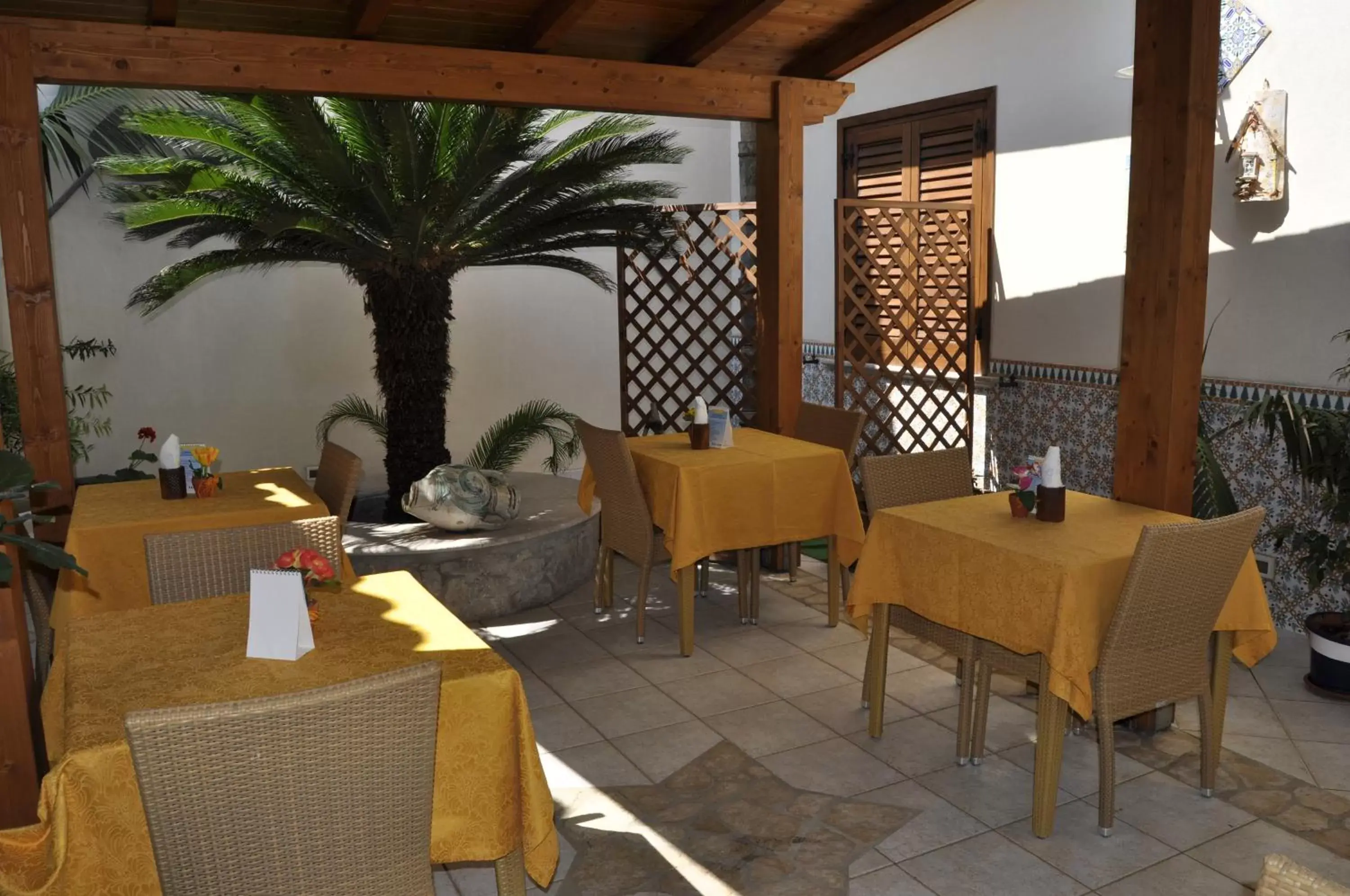 Patio, Restaurant/Places to Eat in Al-Tair