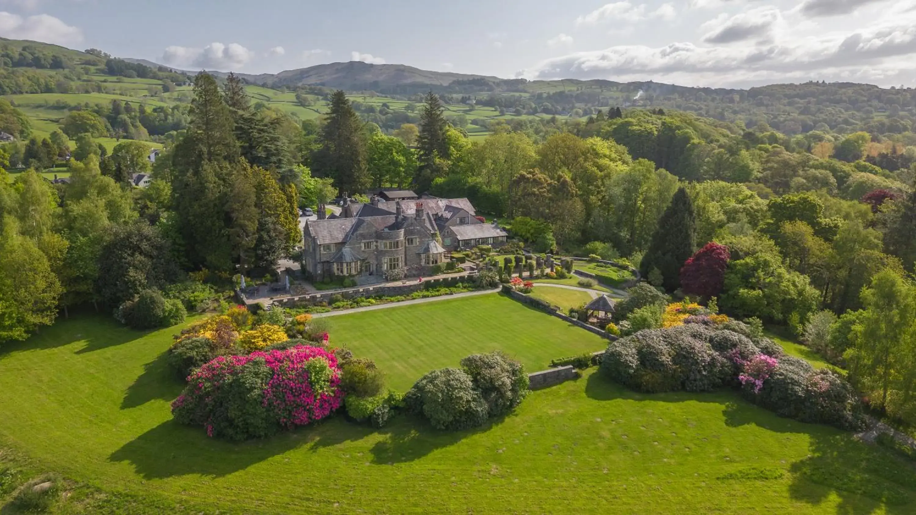 View (from property/room), Bird's-eye View in Cragwood Country House Hotel