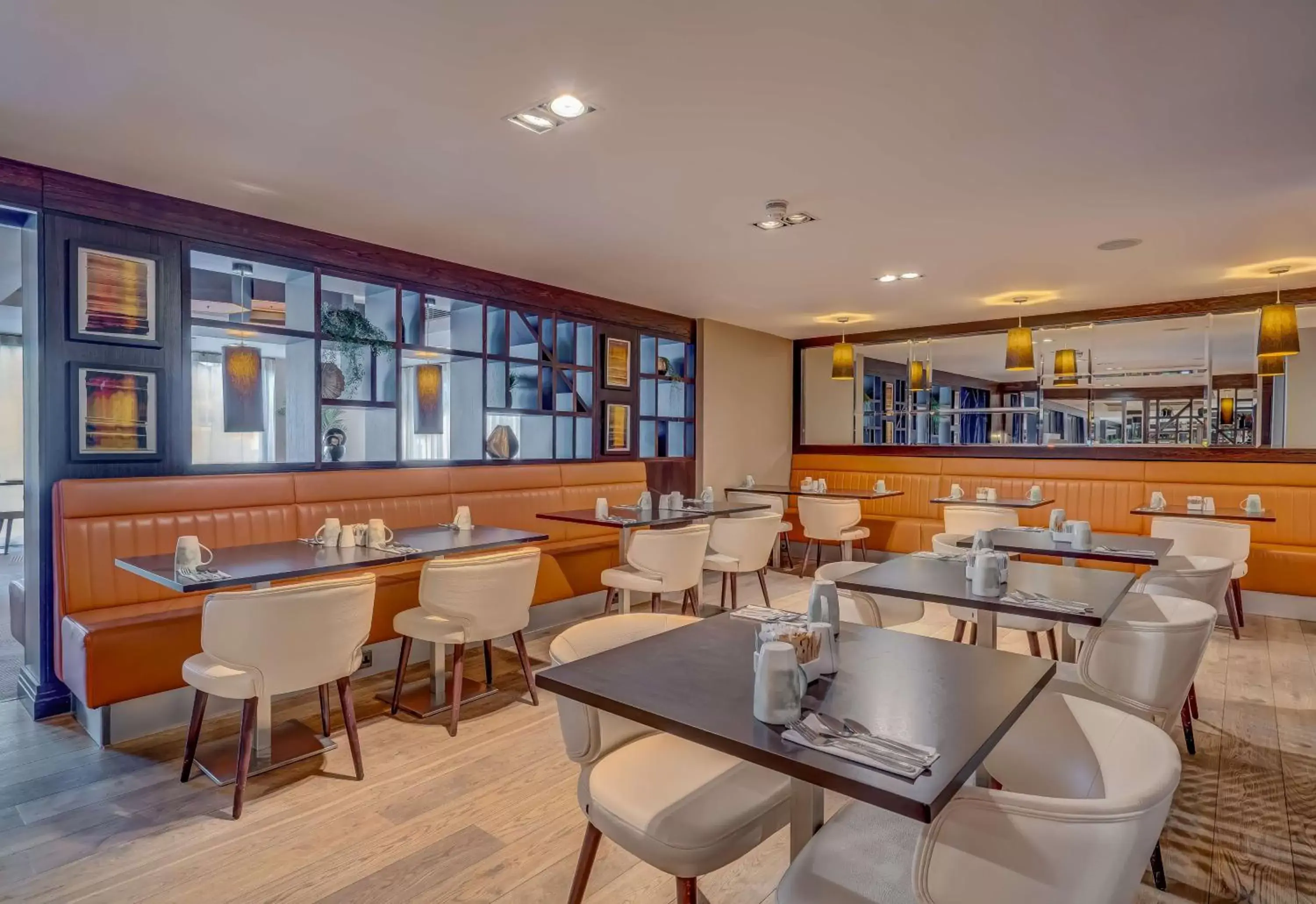 Restaurant/Places to Eat in DoubleTree by Hilton London Ealing