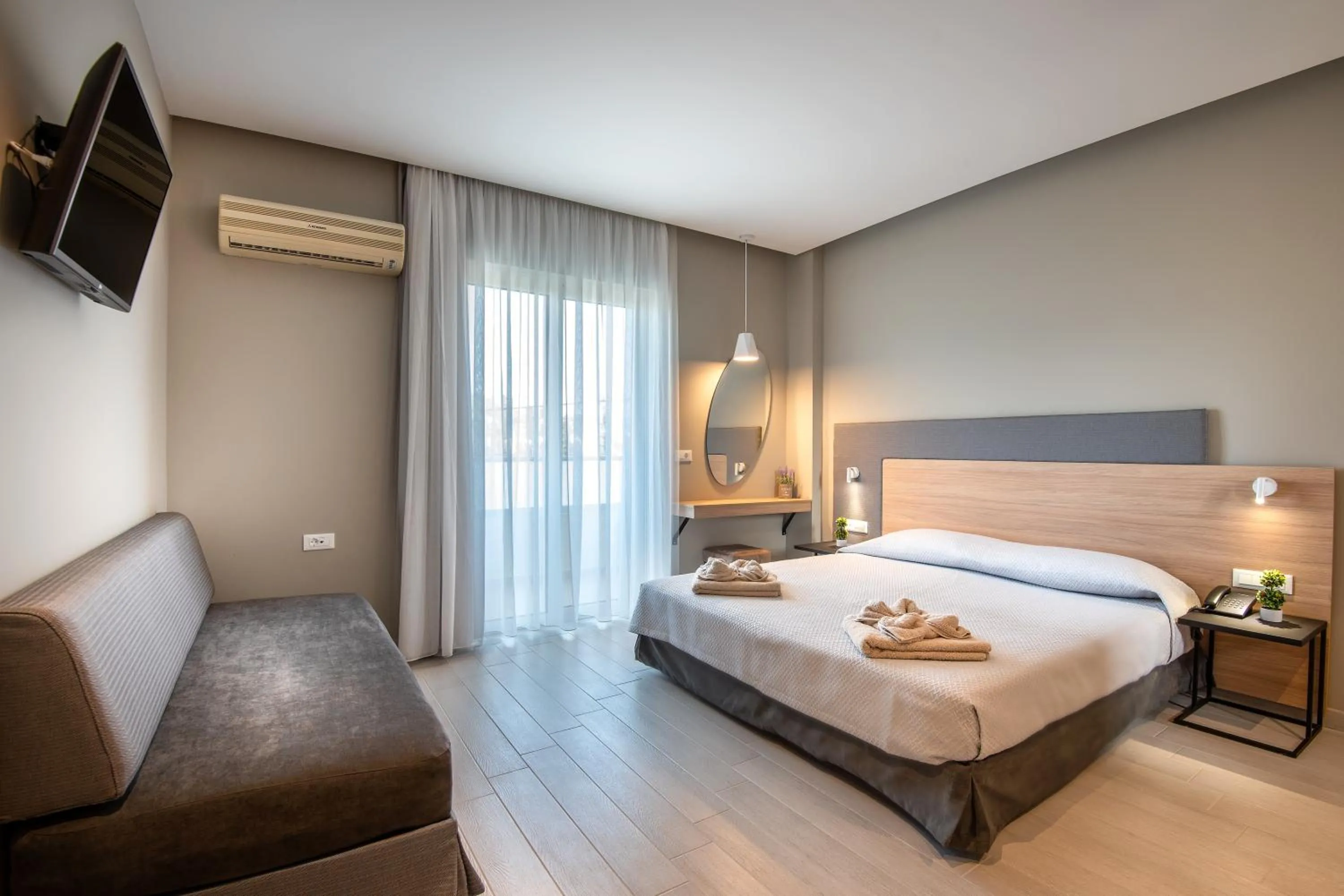 Bedroom, Bed in Sunday Hotel