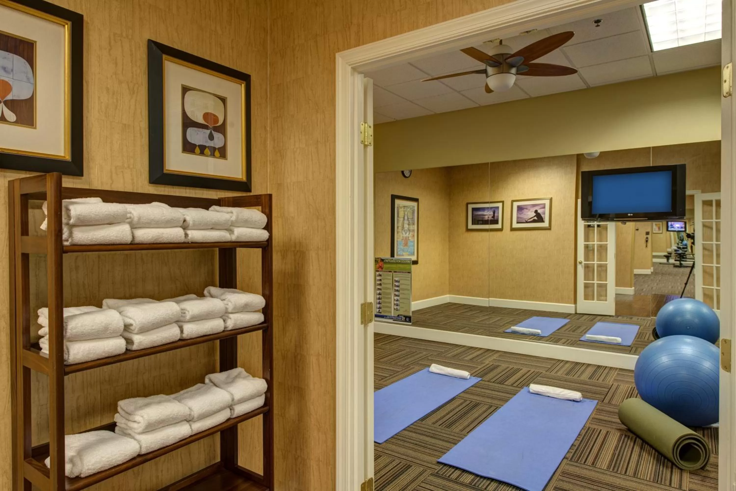 Fitness centre/facilities in The Rockville Hotel, a Ramada by Wyndham