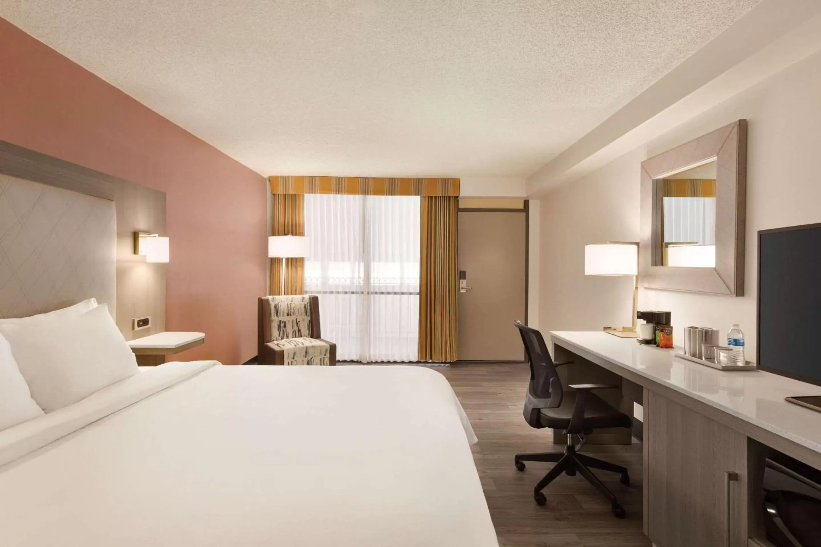 Bedroom in Radisson Hotel Lenexa Overland Park