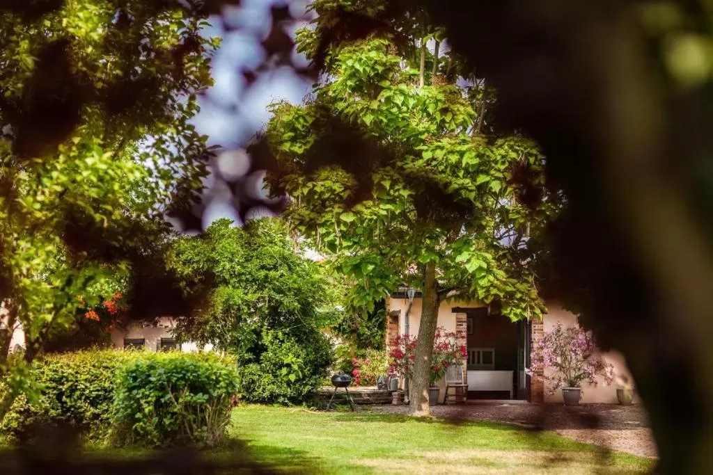 Property building in Les Barelles